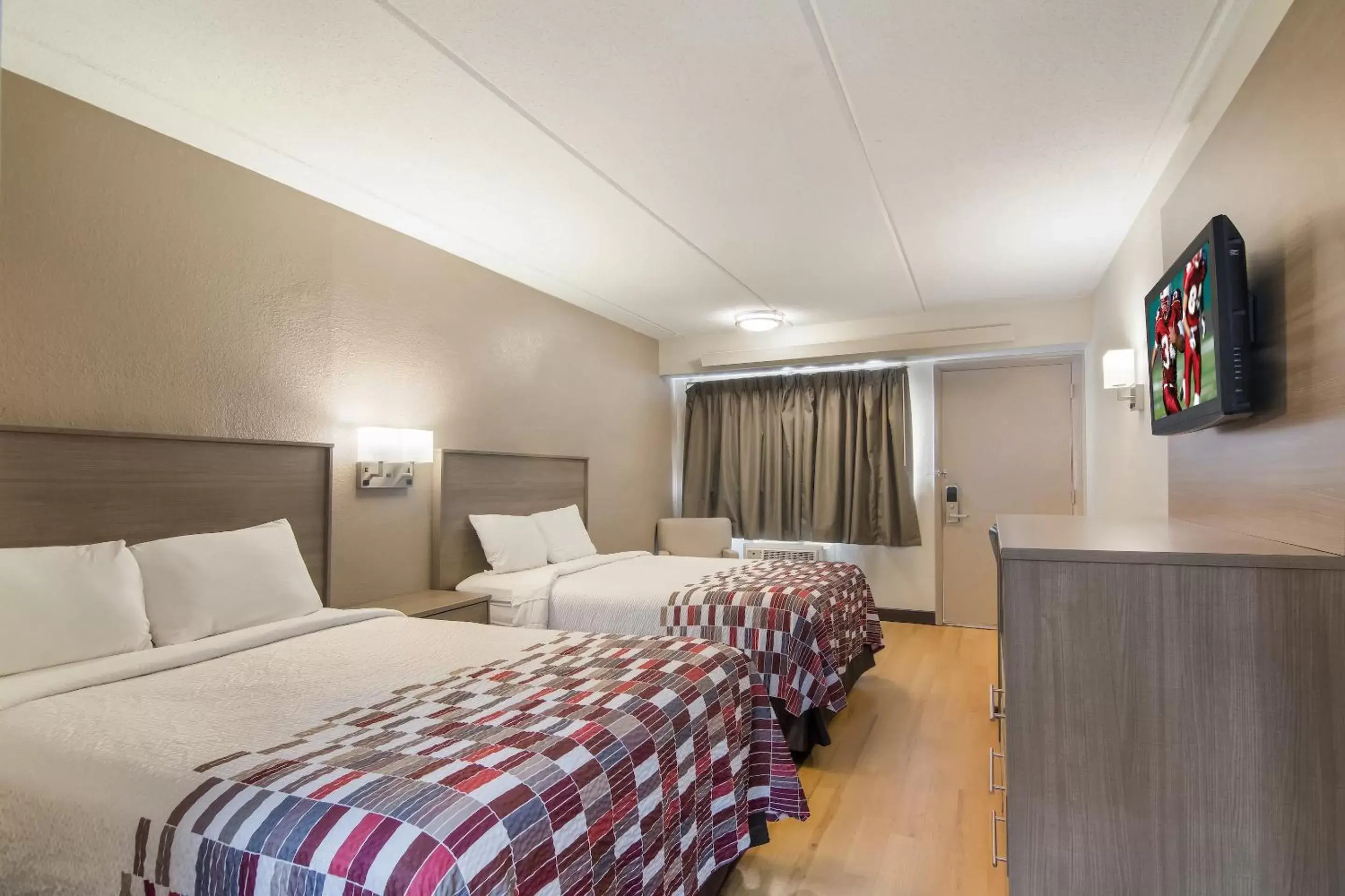 Deluxe Room with Two Double Beds Smoke Free in Red Roof Inn Durham - Triangle Park Deluxe Room with Two Double Beds Smoke Free in Red Roof Inn Durham - Triangle Park