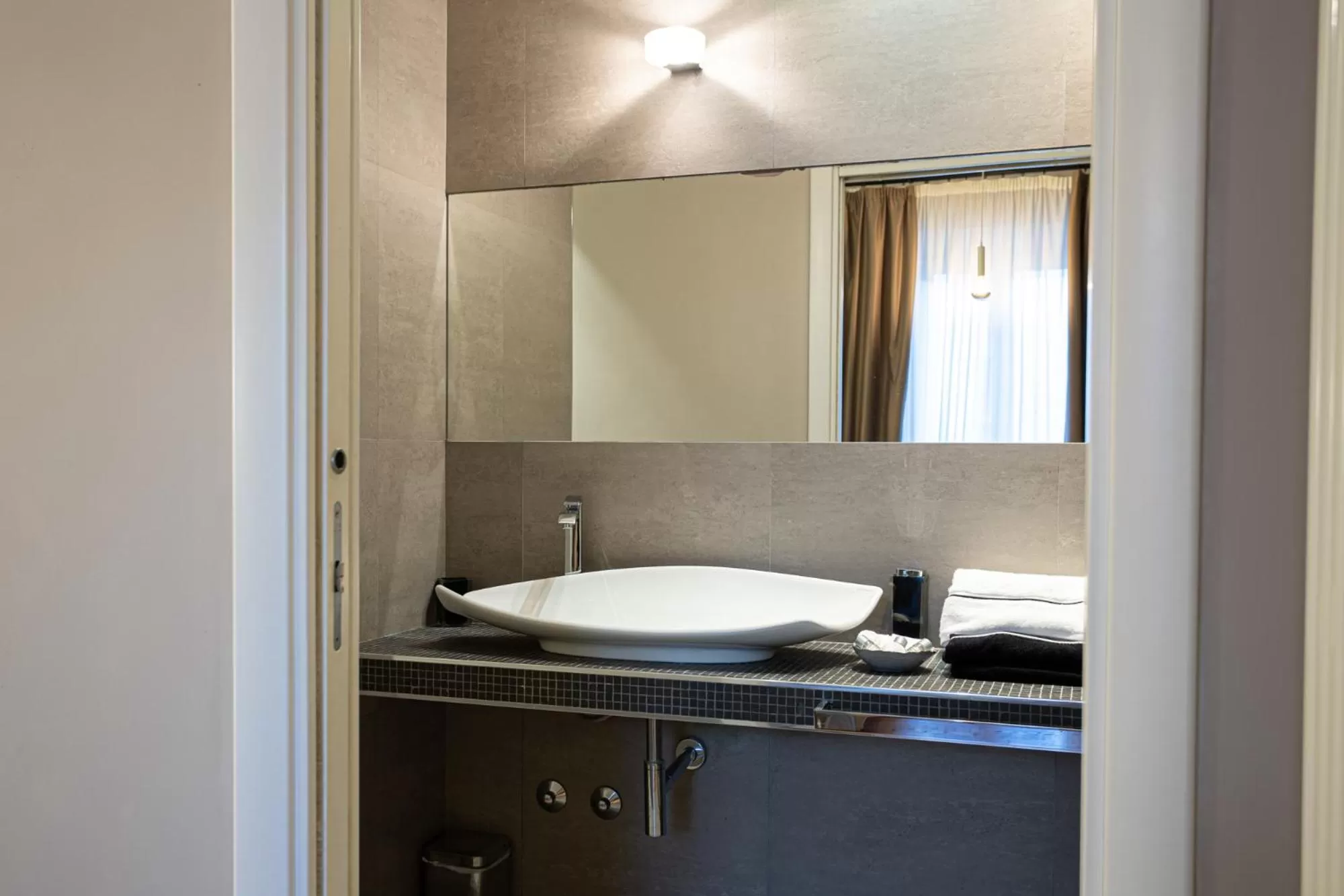 Bathroom in Cardilli Luxury Rooms