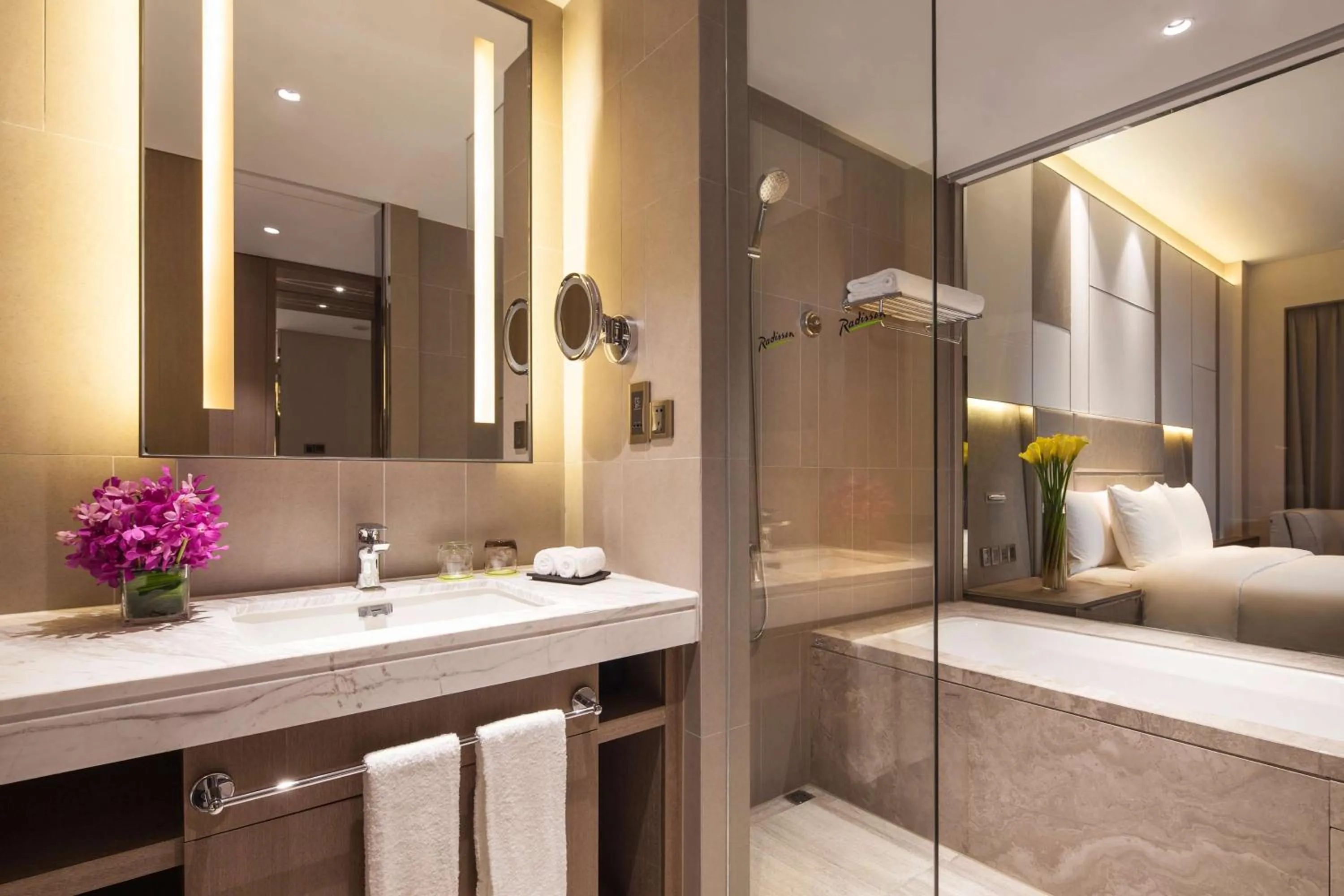 Bathroom in Radisson Exhibition Center Shanghai