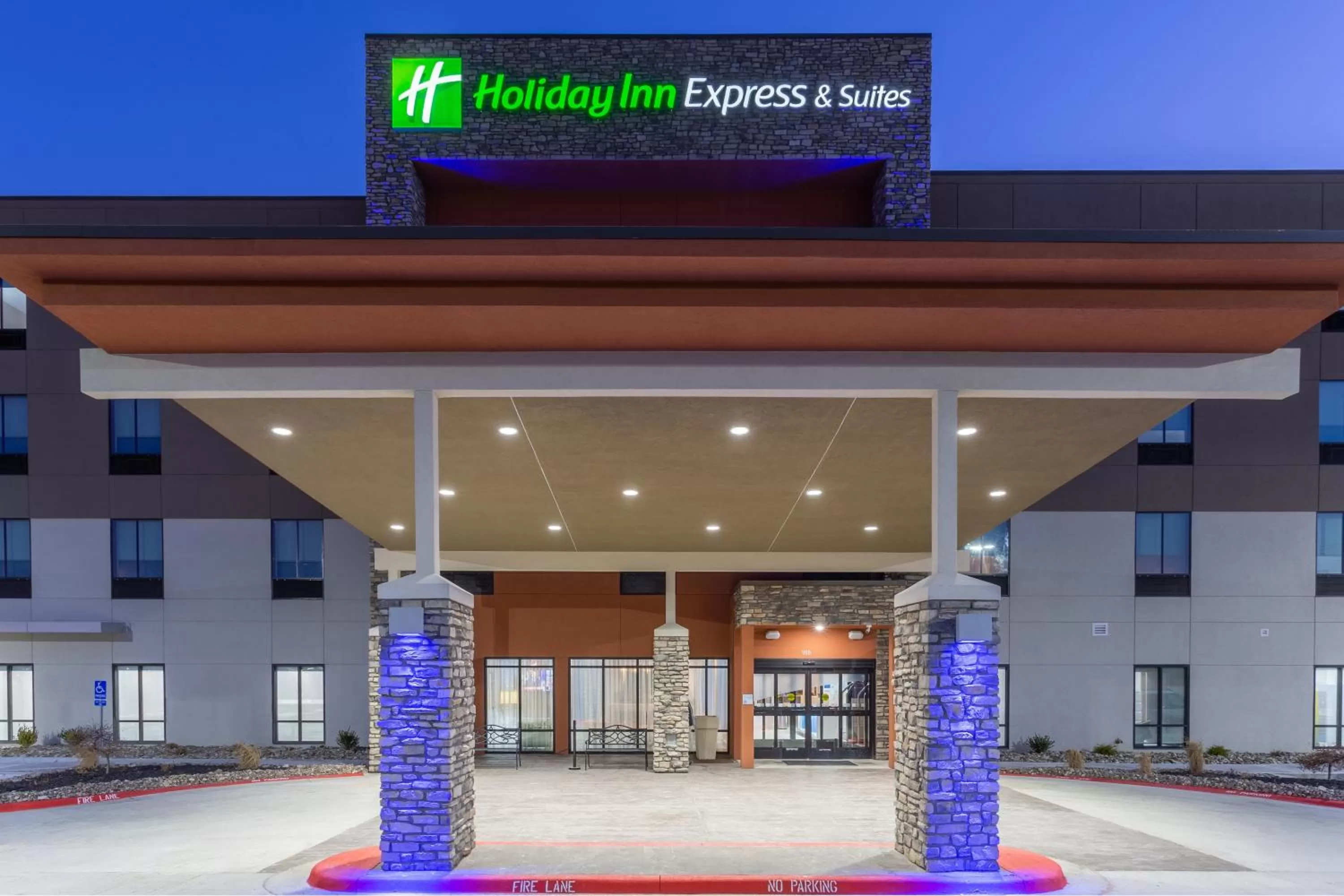 Property building in Holiday Inn Express & Suites Kearney by IHG