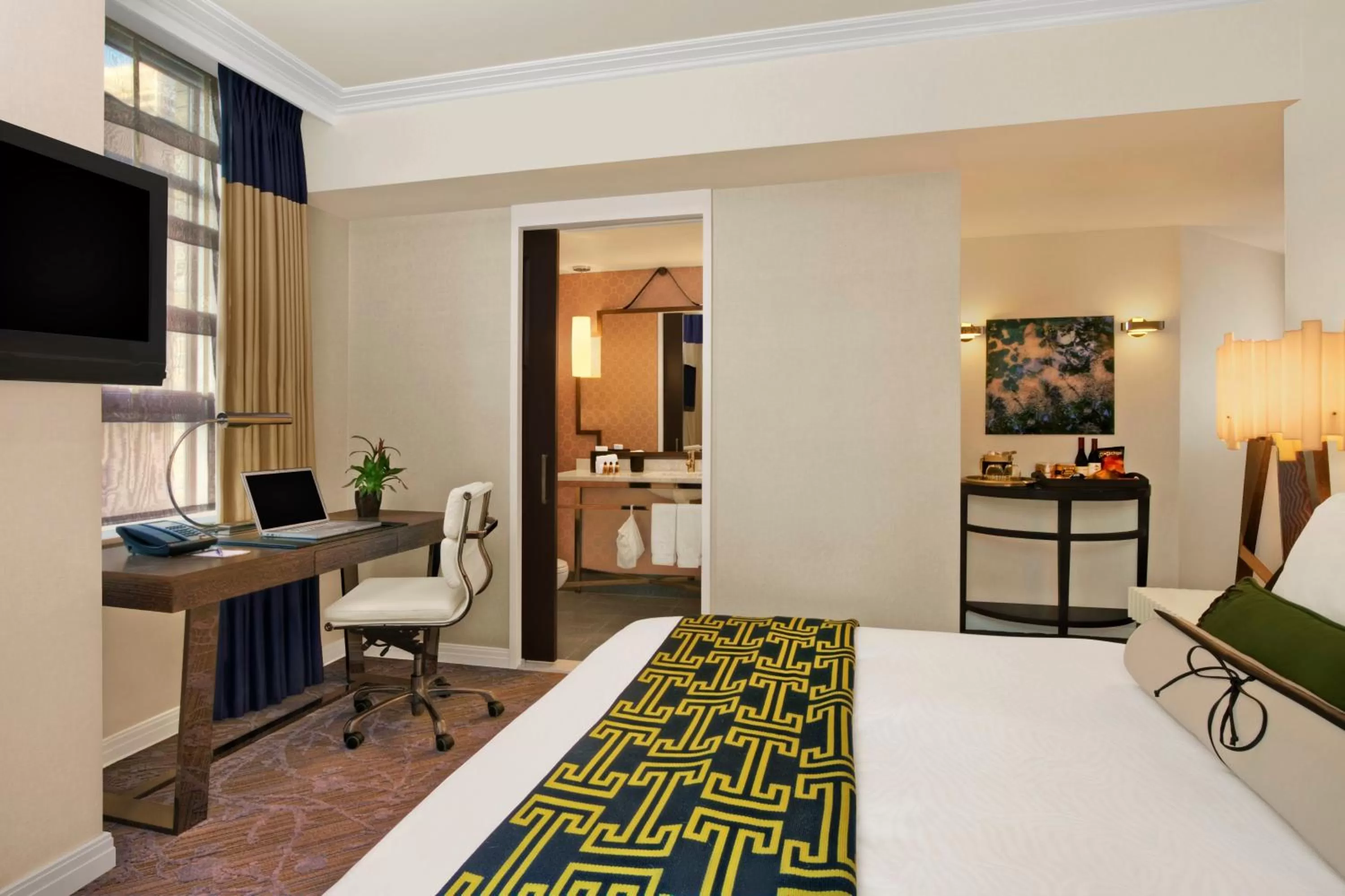 Photo of the whole room, Bed in Kimpton Hotel Palomar Philadelphia by IHG