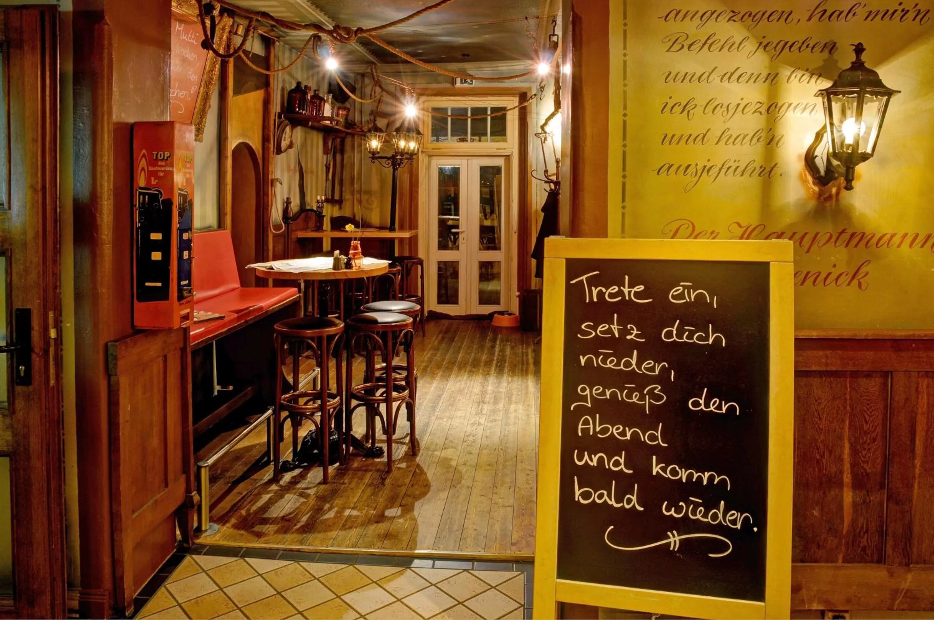 Decorative detail, Restaurant/Places to Eat in Hotel Villa Wirtshaus Köpenick