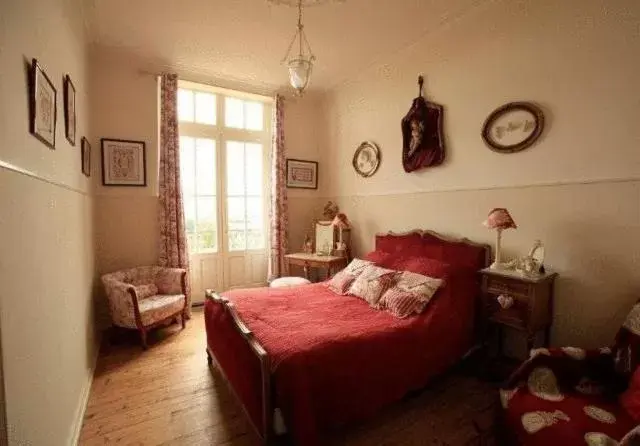 Double Room with Shower in Chateau De La Moriniere Double Room with Shower in Chateau De La Moriniere