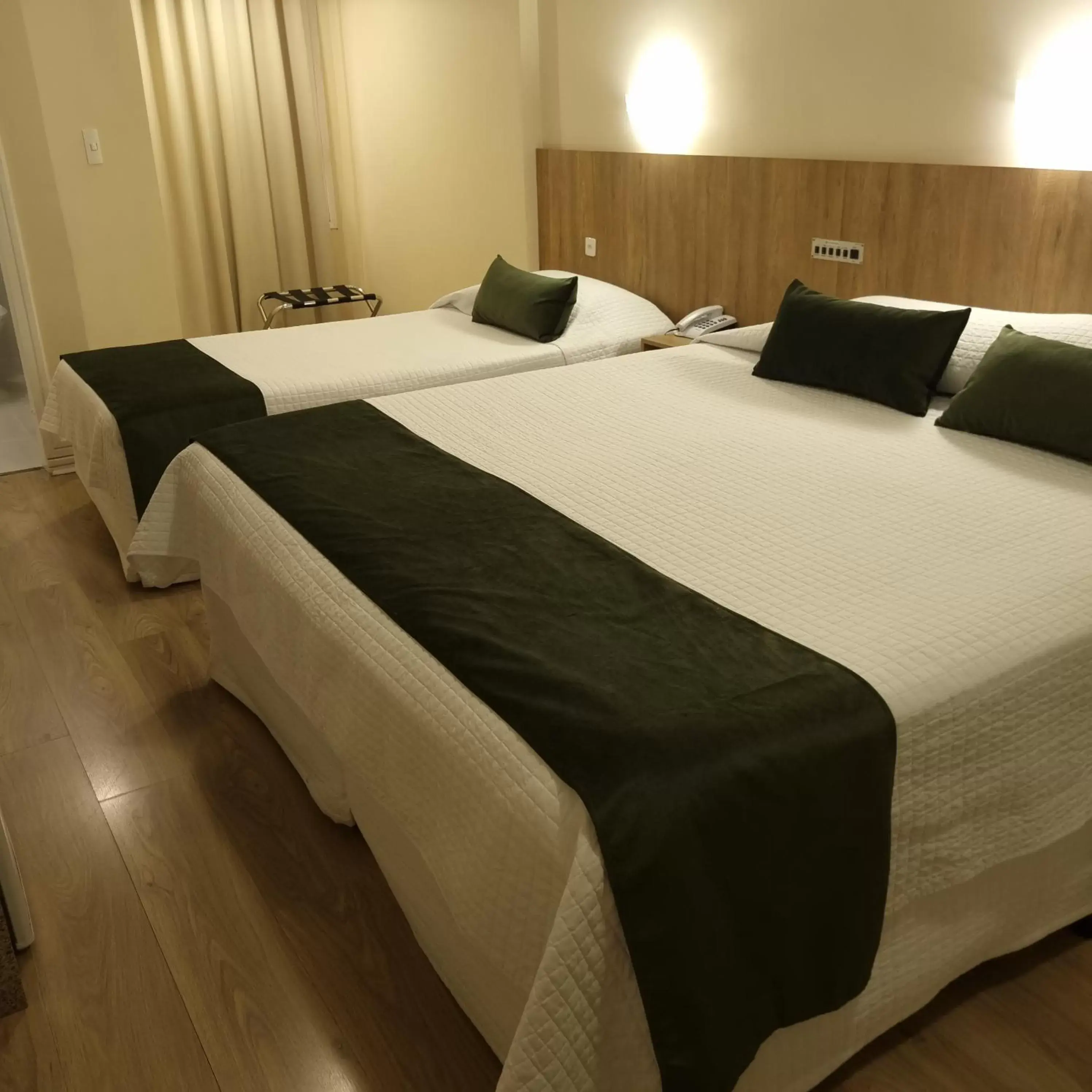 Deluxe Triple Room in Hotel Nacional Inn Curitiba Torres Deluxe Triple Room in Hotel Nacional Inn Curitiba Torres