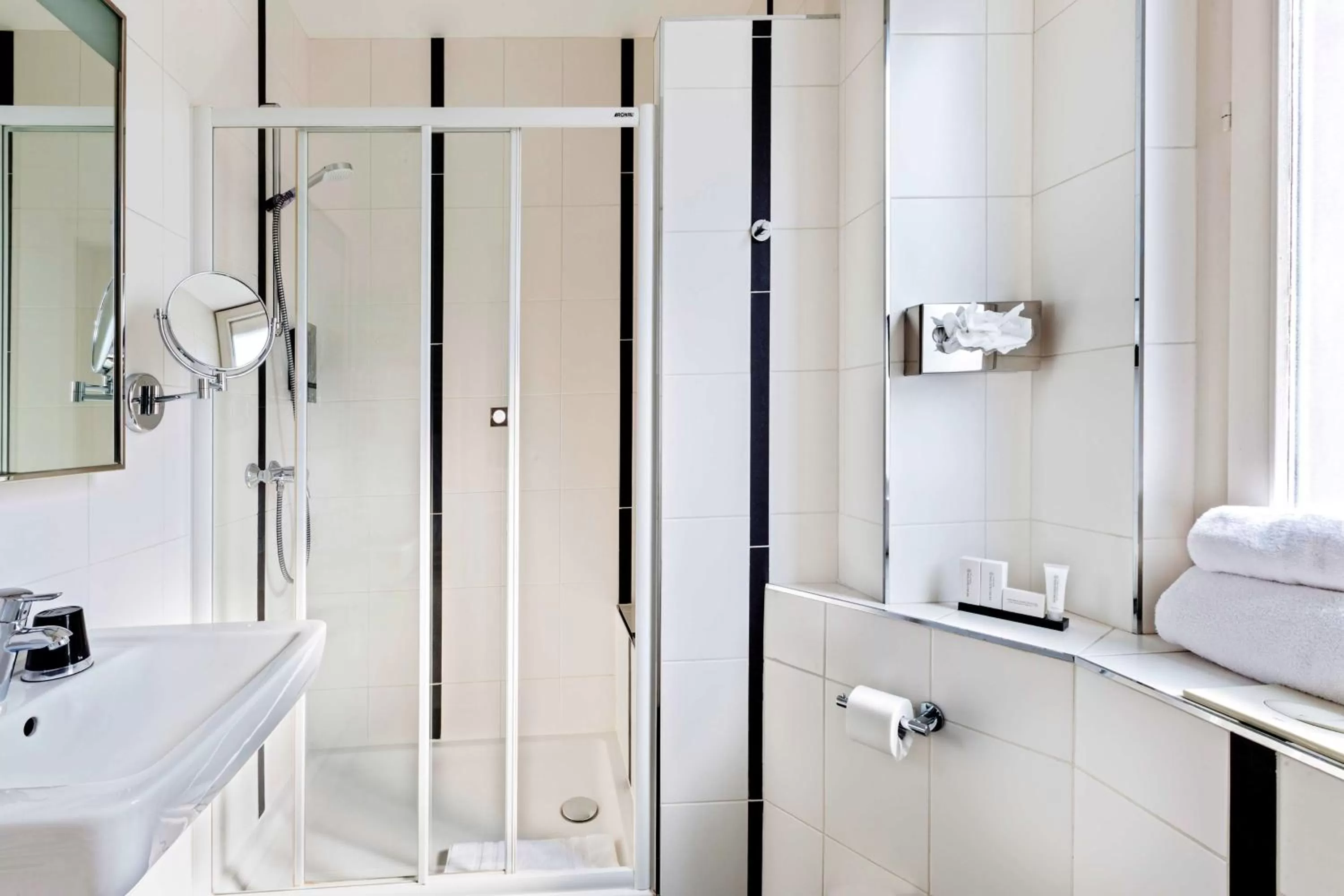 Bathroom in Best Western Plus Hotel Villa D'est