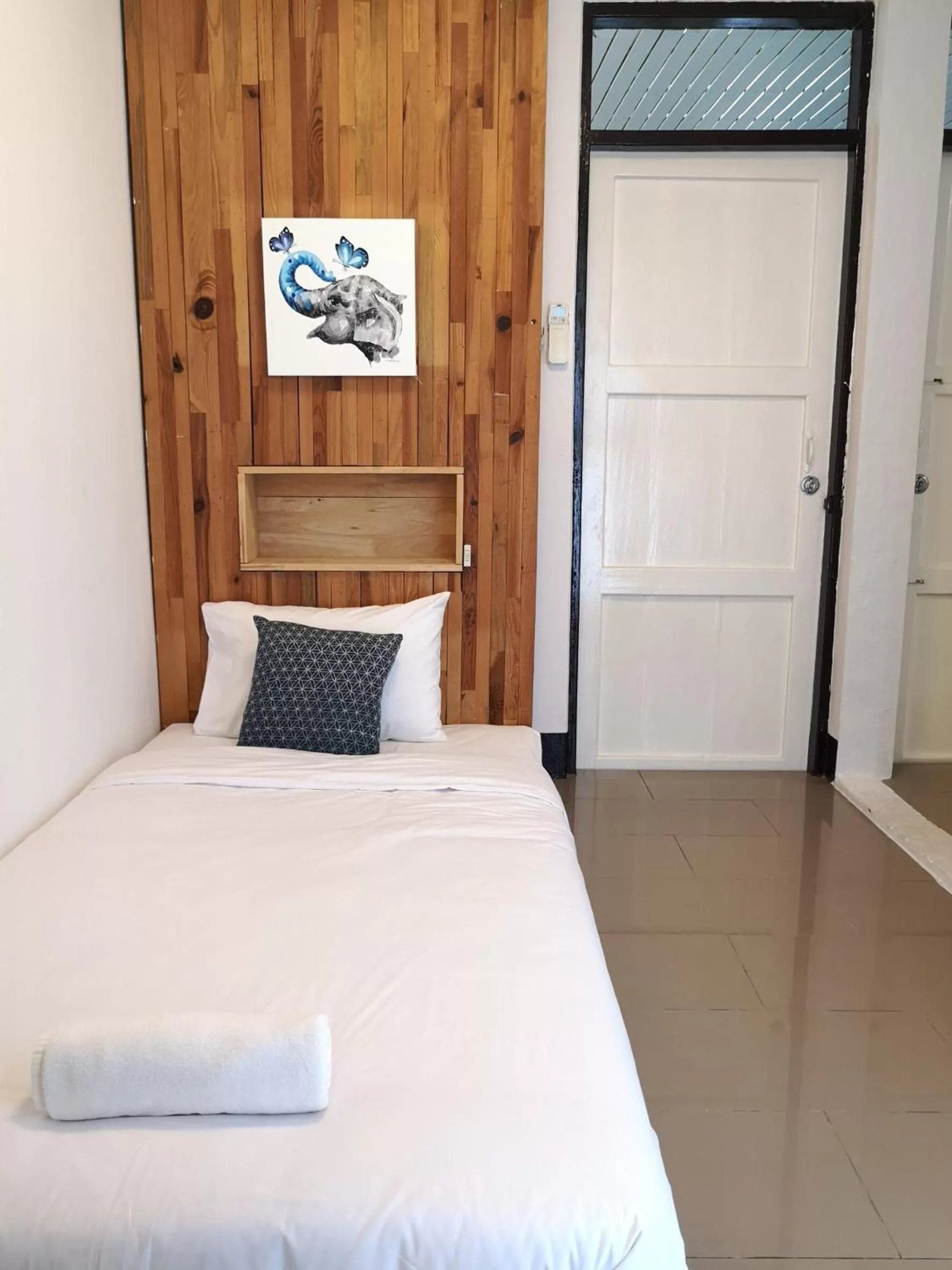 Bed in Cozy by Funwahn