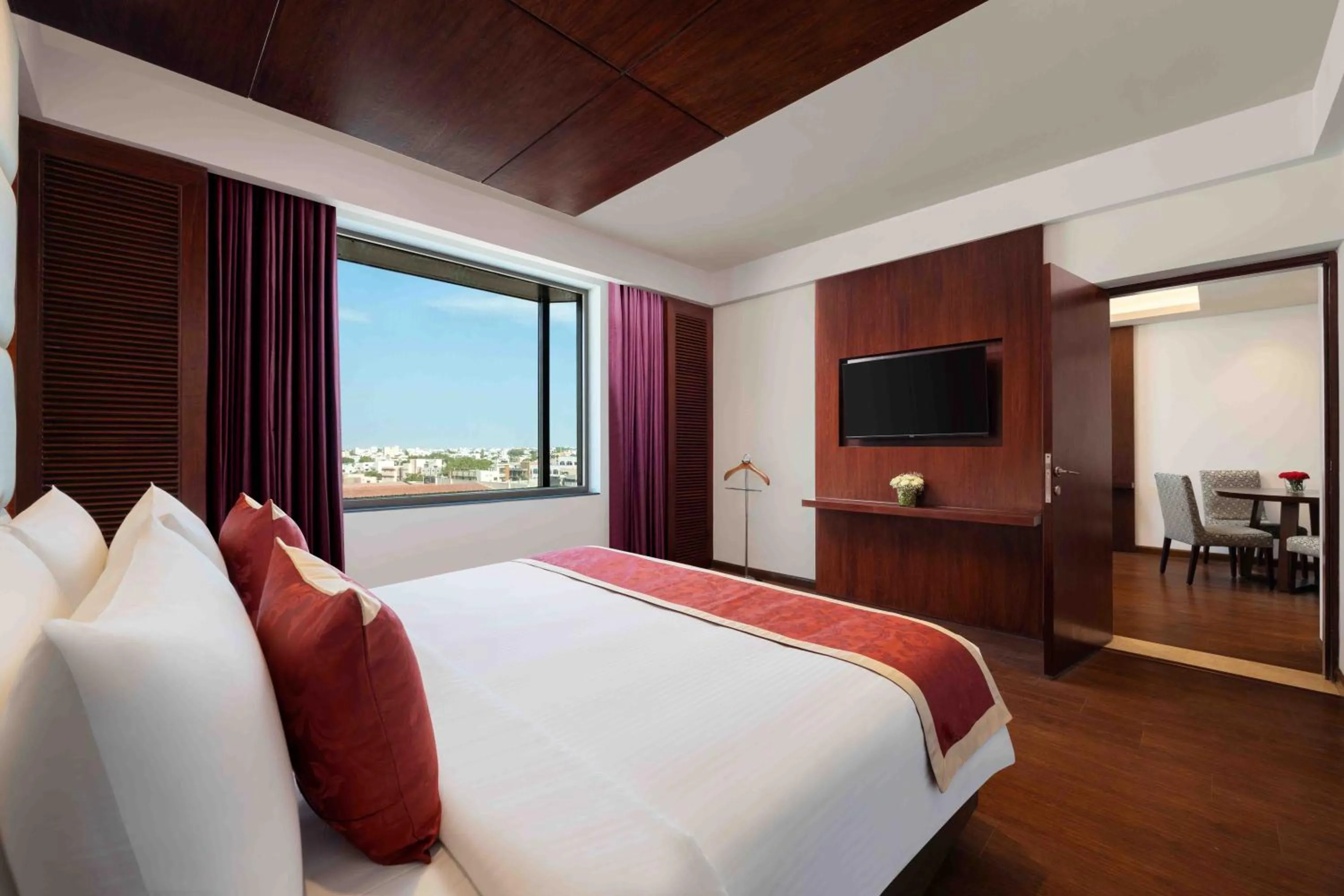 Living room, Bed in Fortune Park, Tiruppur - Member ITC Hotels' Group