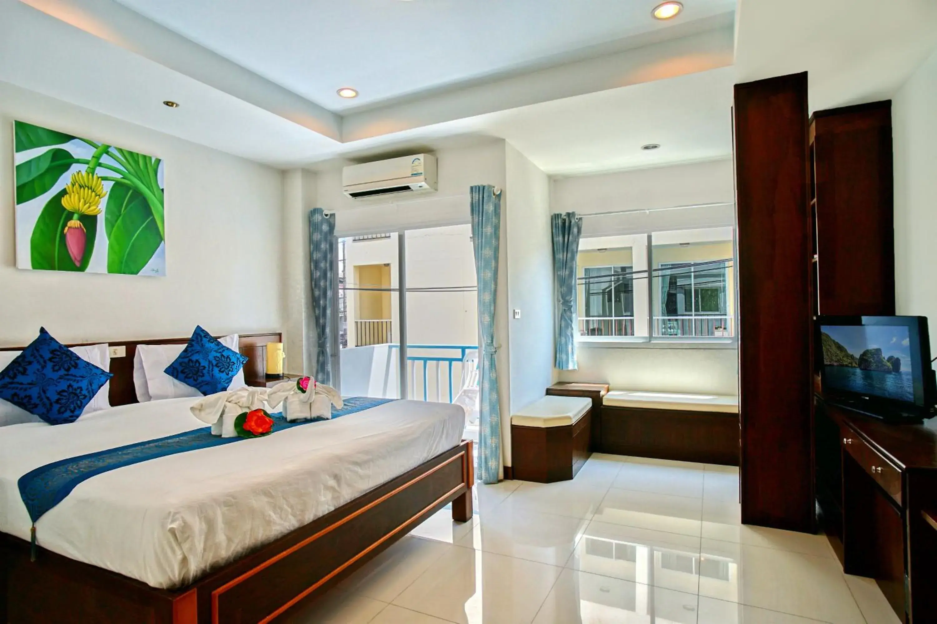 Deluxe King Room in Ruen Buathong Boutique Hotel Patong Beach Deluxe King Room in Ruen Buathong Boutique Hotel Patong Beach