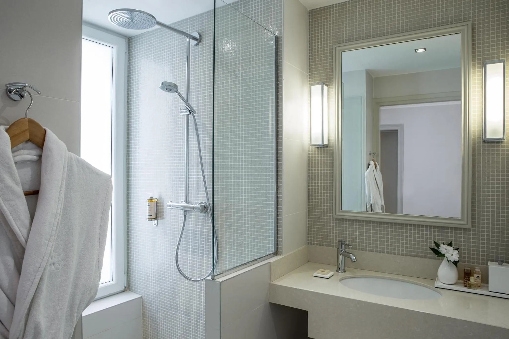 Bathroom in Hôtel des Saints Pères - Esprit de France