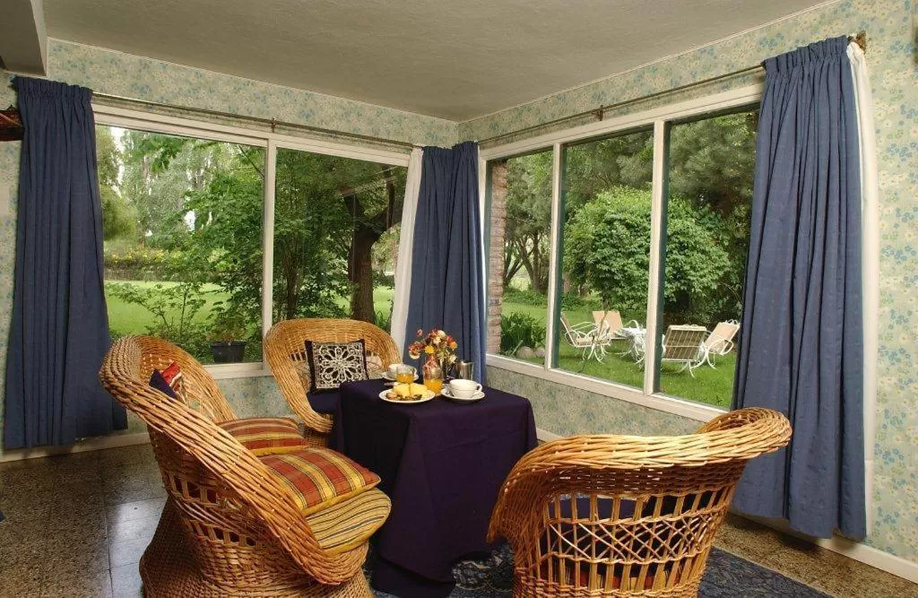 Living room, Seating Area in Hostería Chimehuin