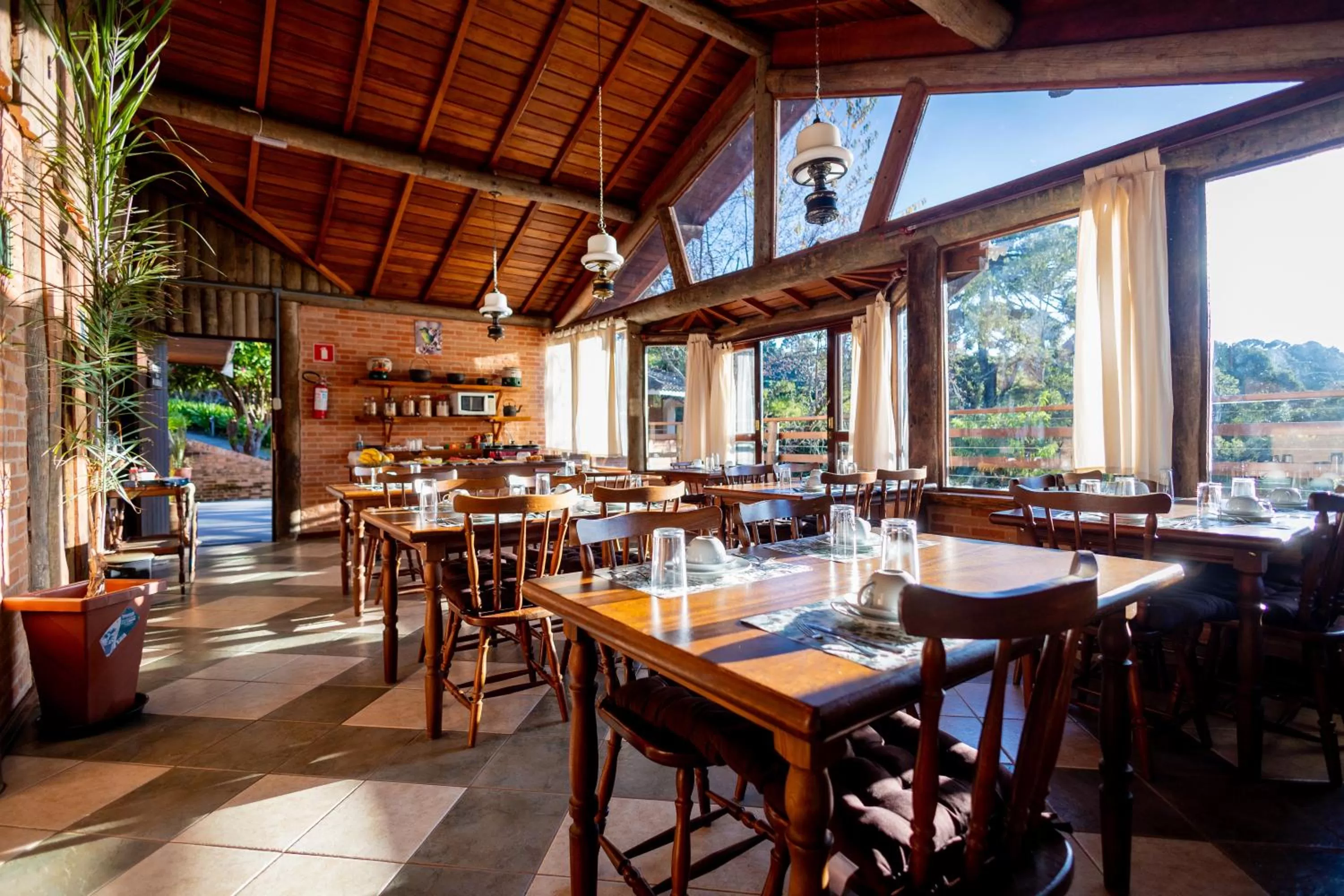 Restaurant/Places to Eat in Chalés 3 Pinheiros