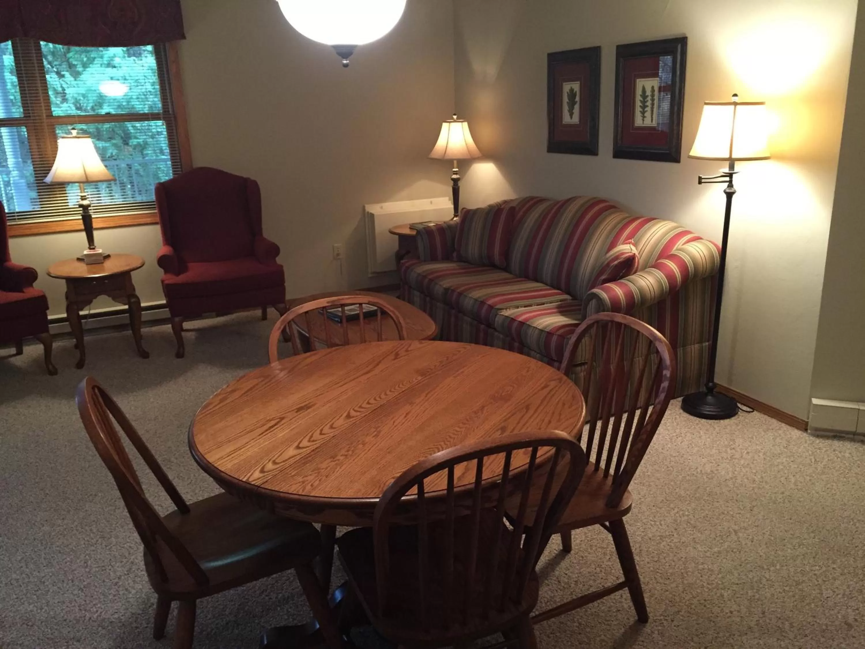 Living room in High Point Inn