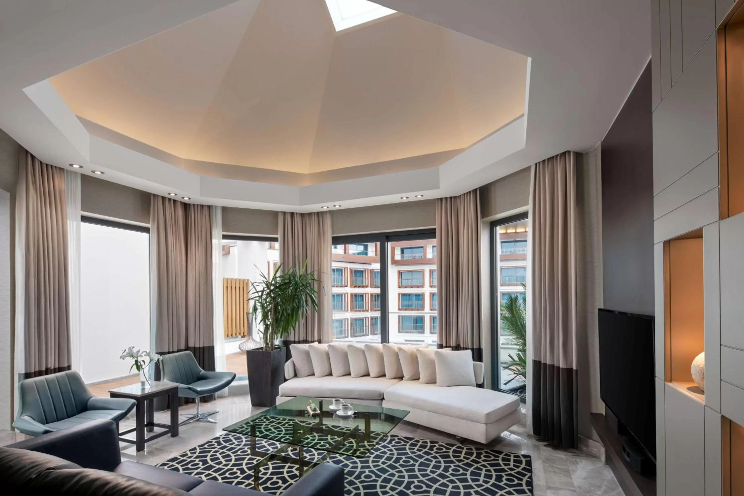 Photo of the whole room, Bed in Radisson Blu Hotel & Spa, Istanbul Tuzla