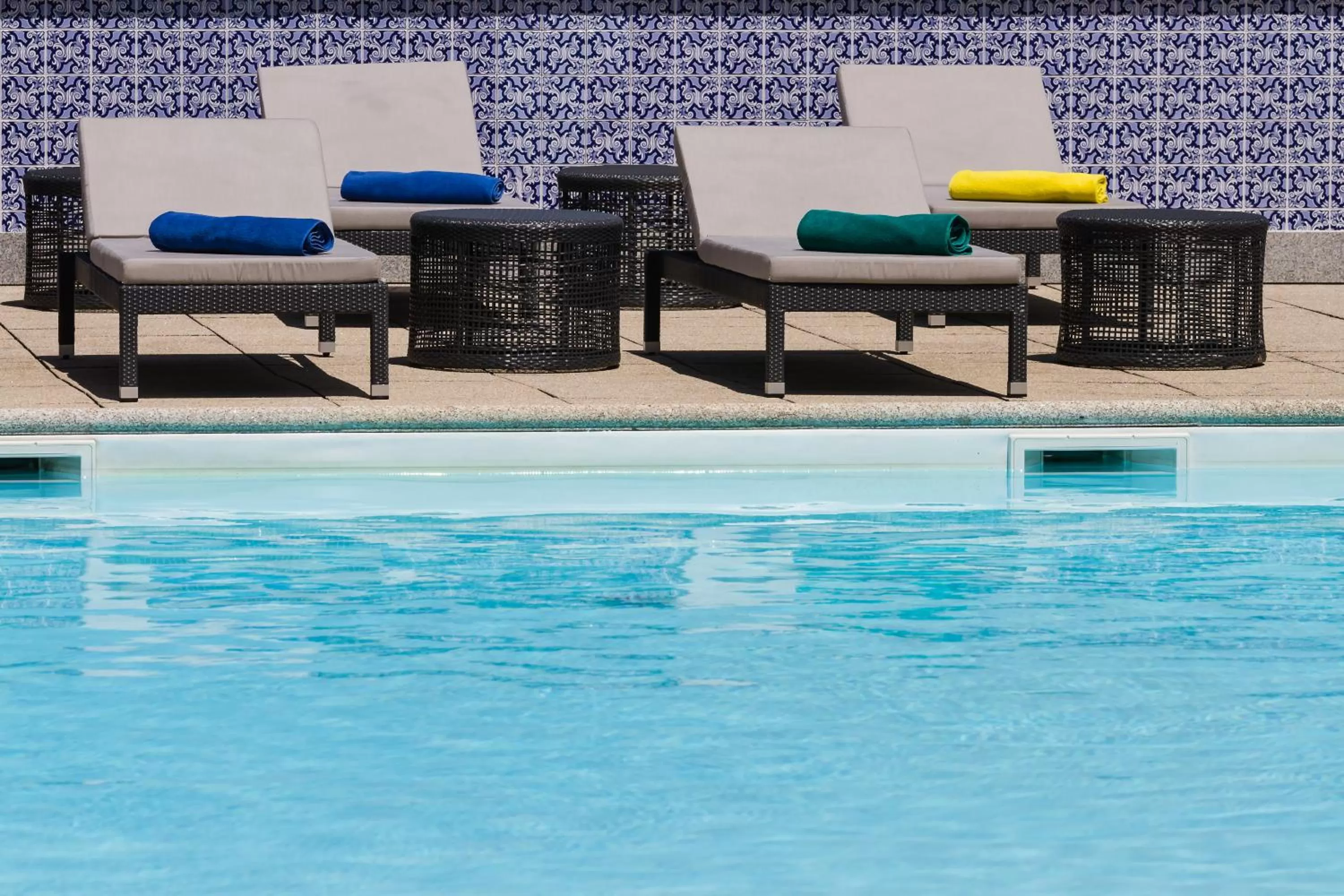 Swimming pool in Hotel Mercure Braga Centro