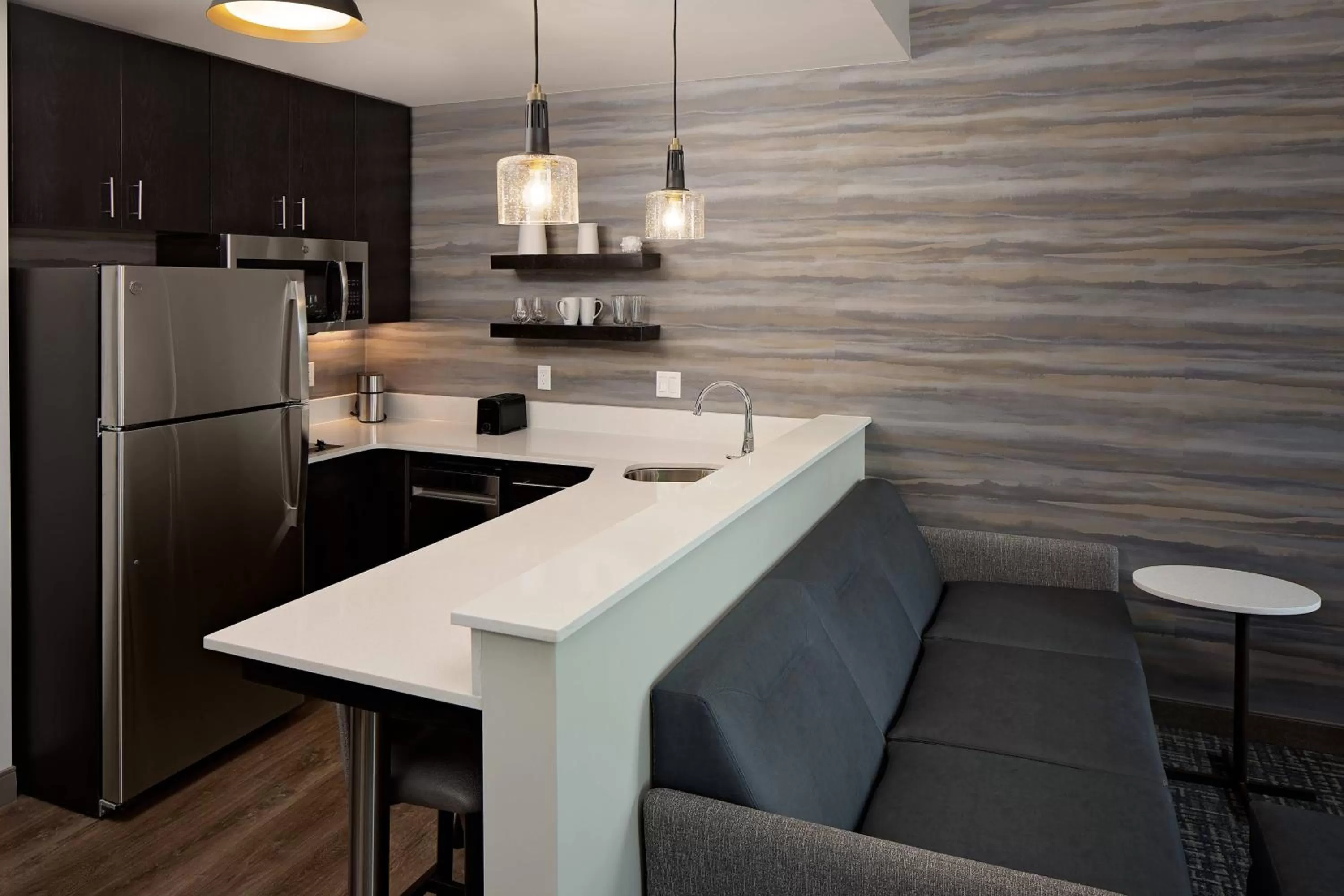Kitchen or kitchenette in Residence Inn by Marriott Detroit Farmington Hills