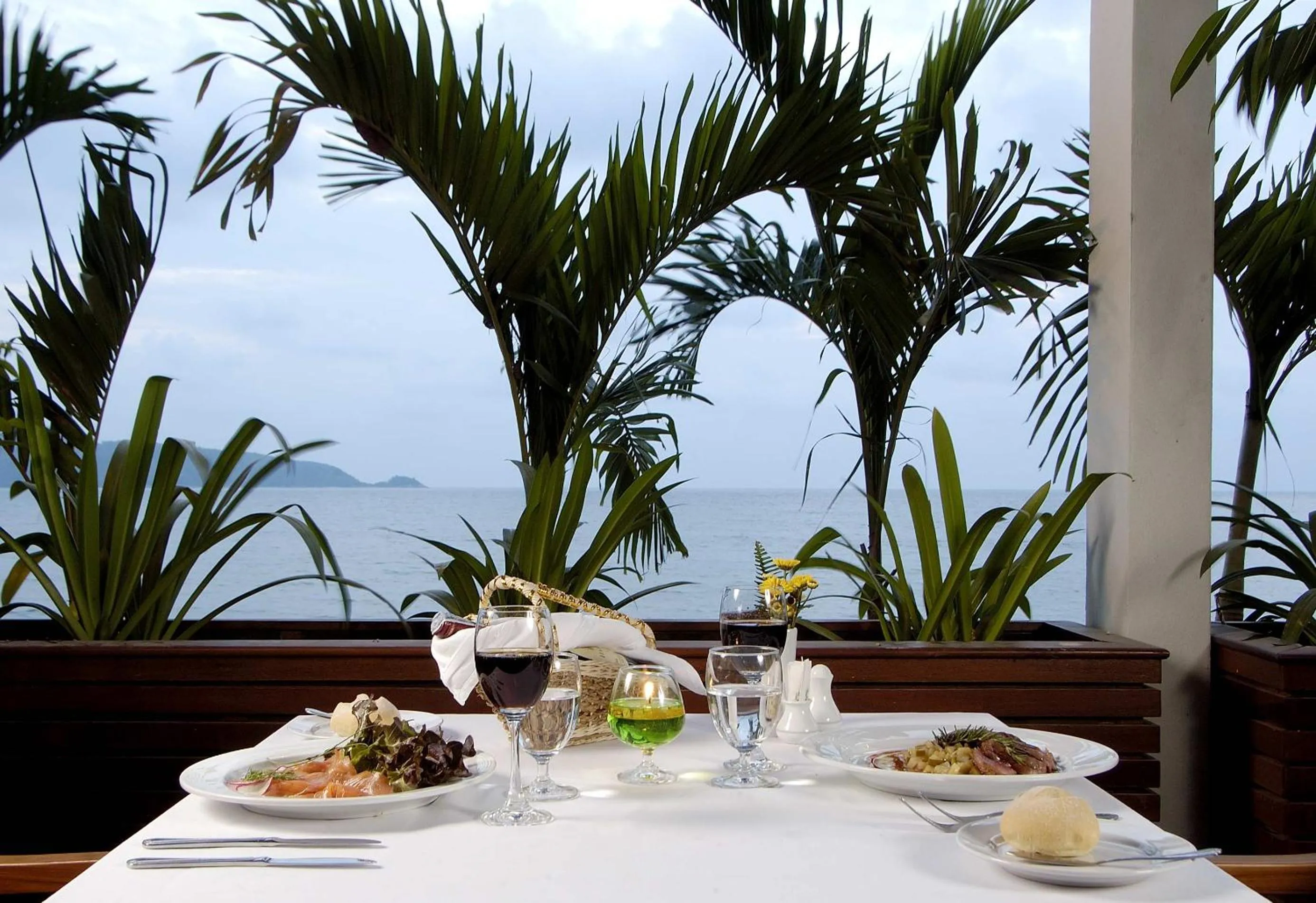 Restaurant/places to eat in Sunset Beach Resort