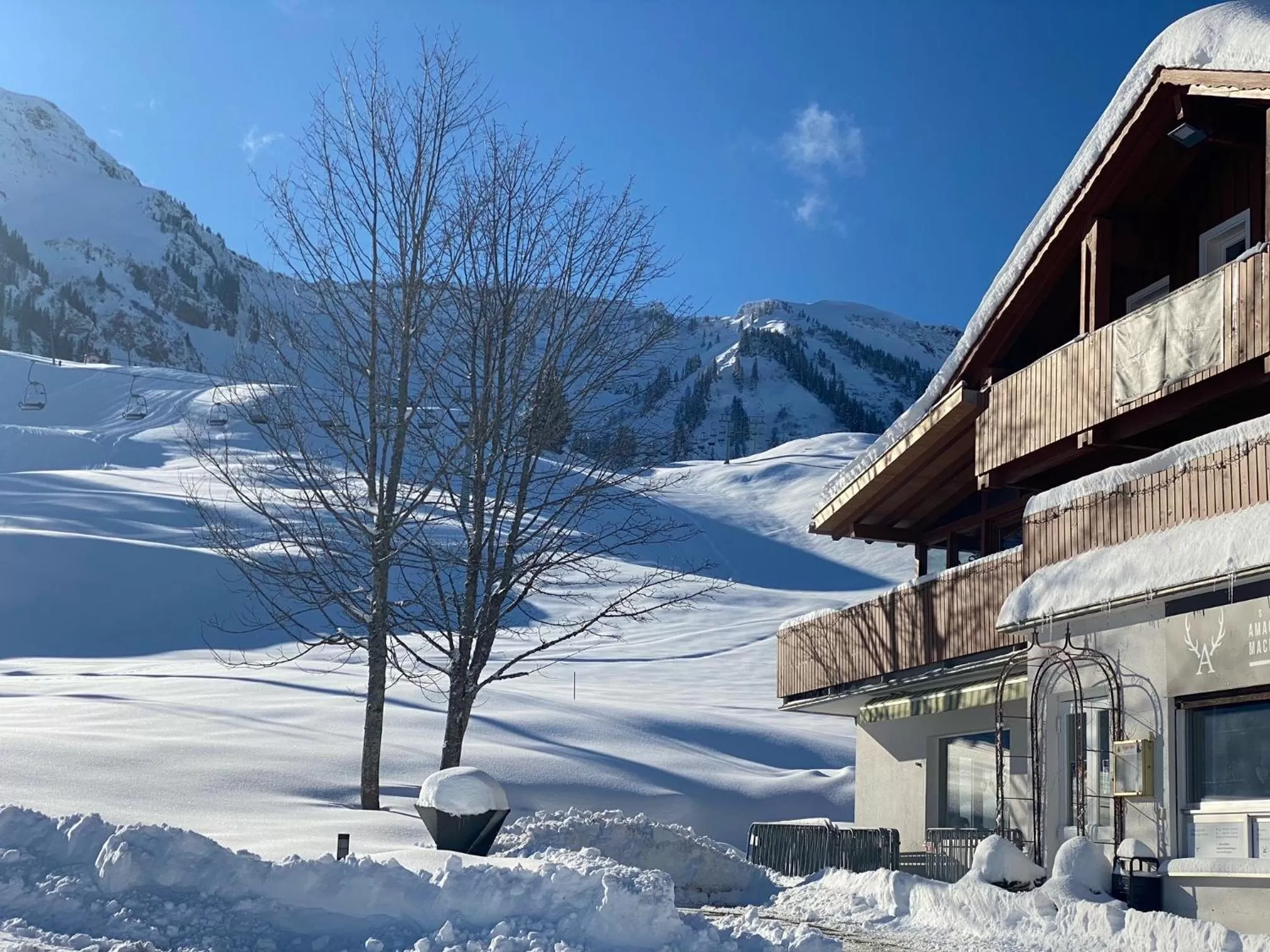 Property building, Winter in s´Amagmach