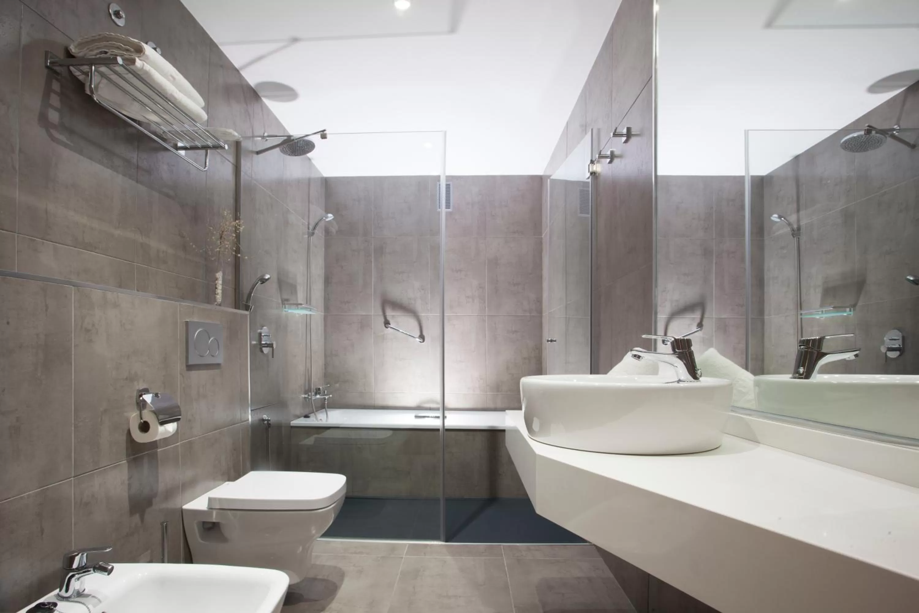 Bathroom in Hotel Colon Rambla