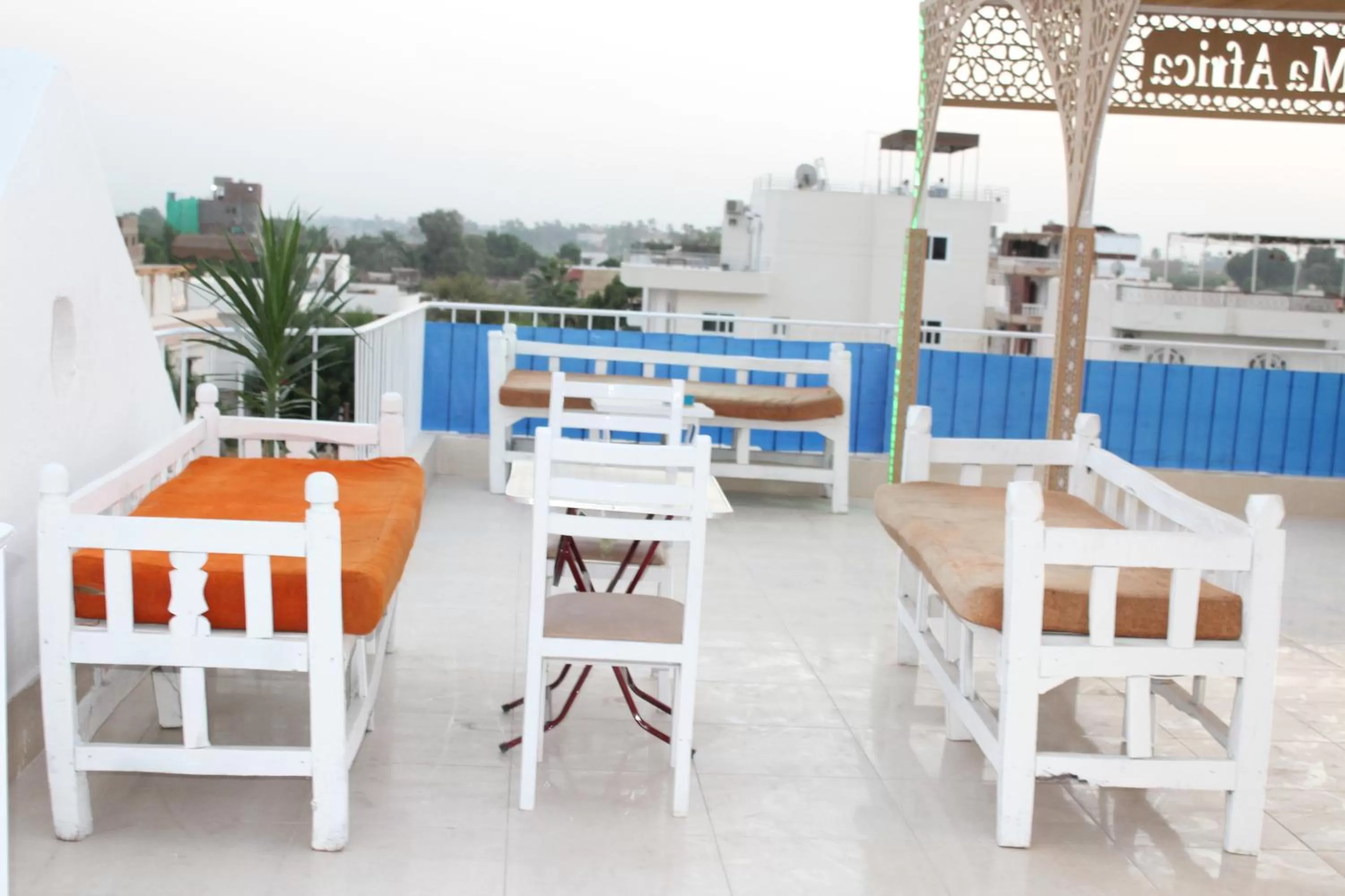 Mama Africa Apts & Studios