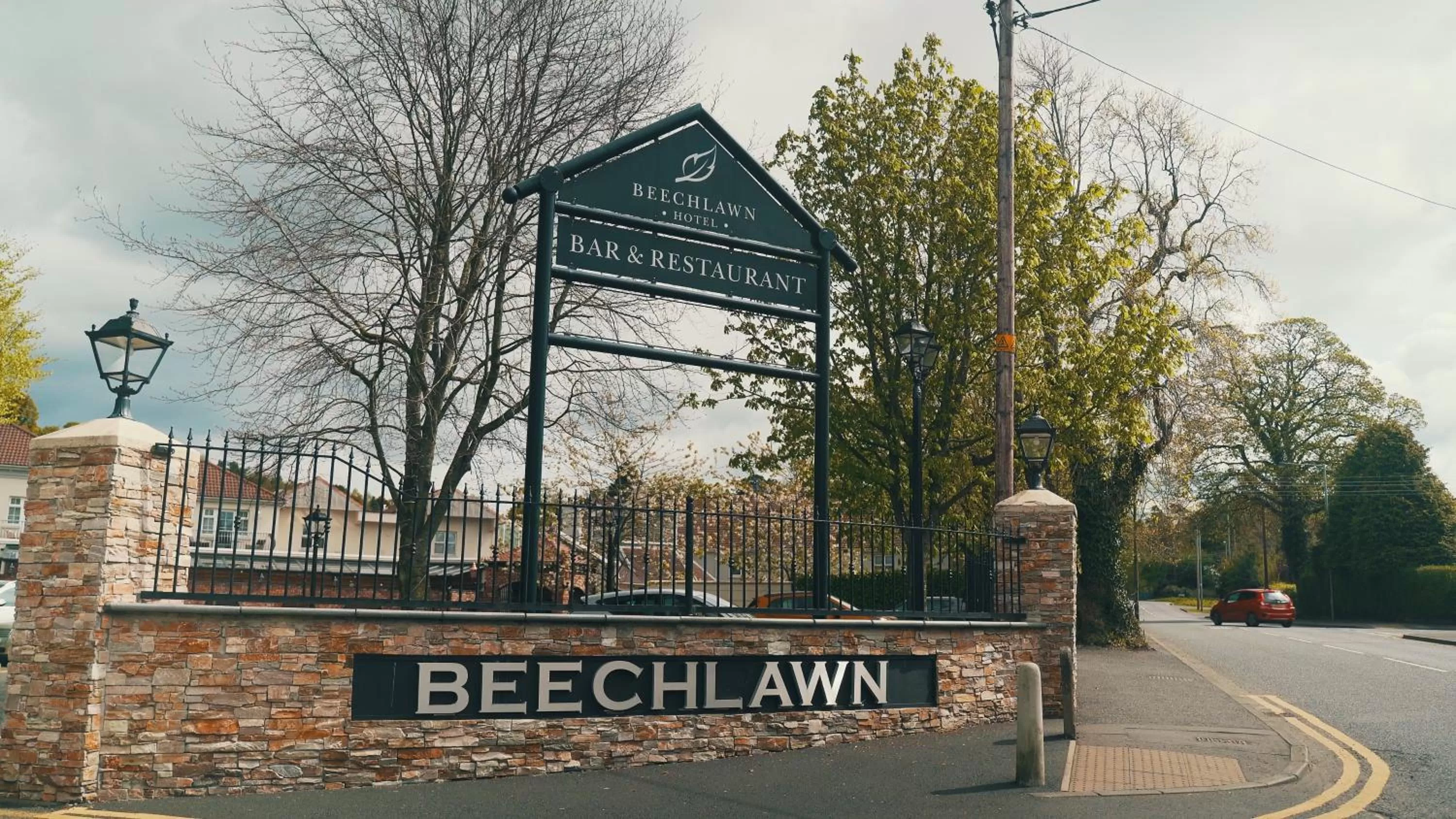 Logo/Certificate/Sign in Beechlawn Hotel