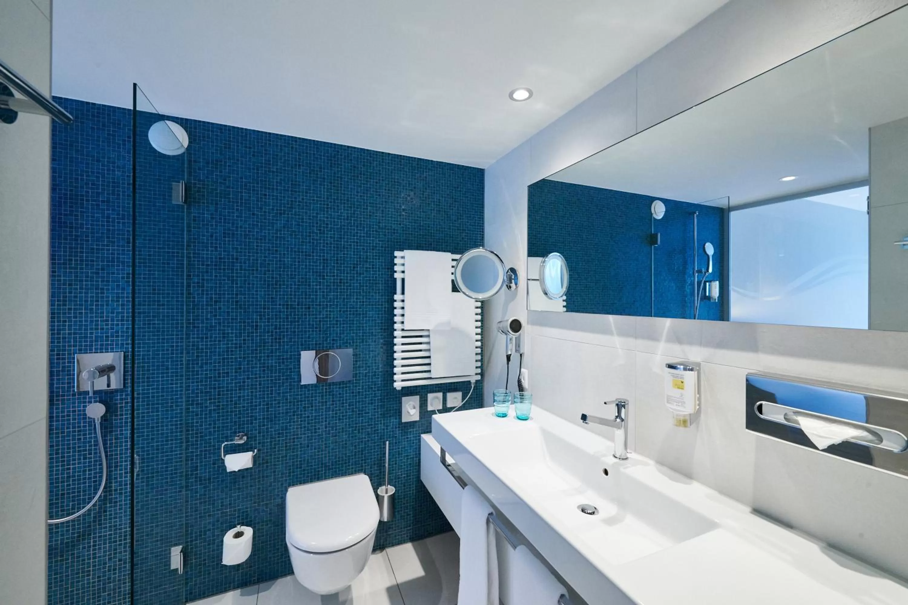 Shower in Hotel Holiday Thun