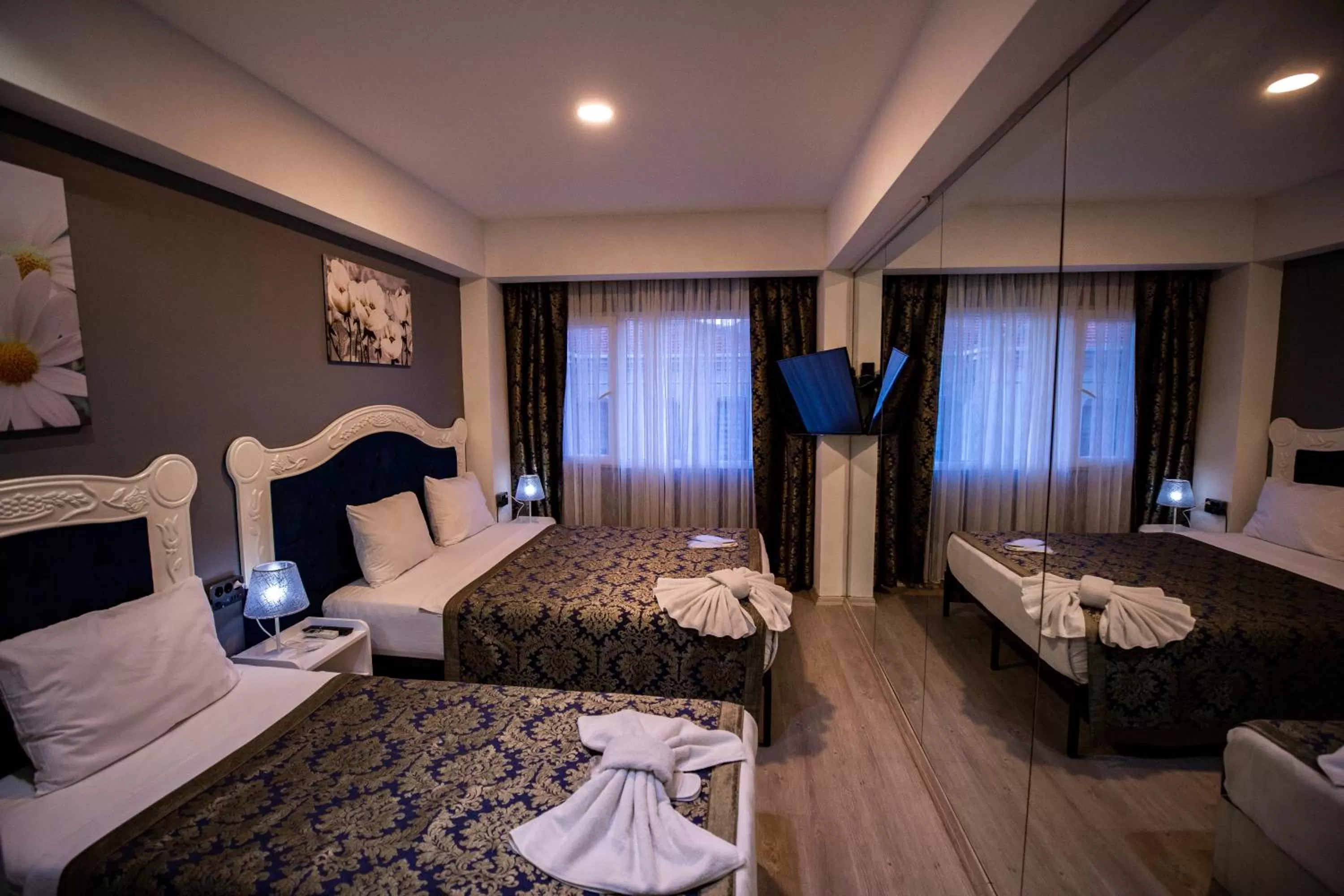 Photo of the whole room, Bed in Albatros Hagia Sophia Hotel