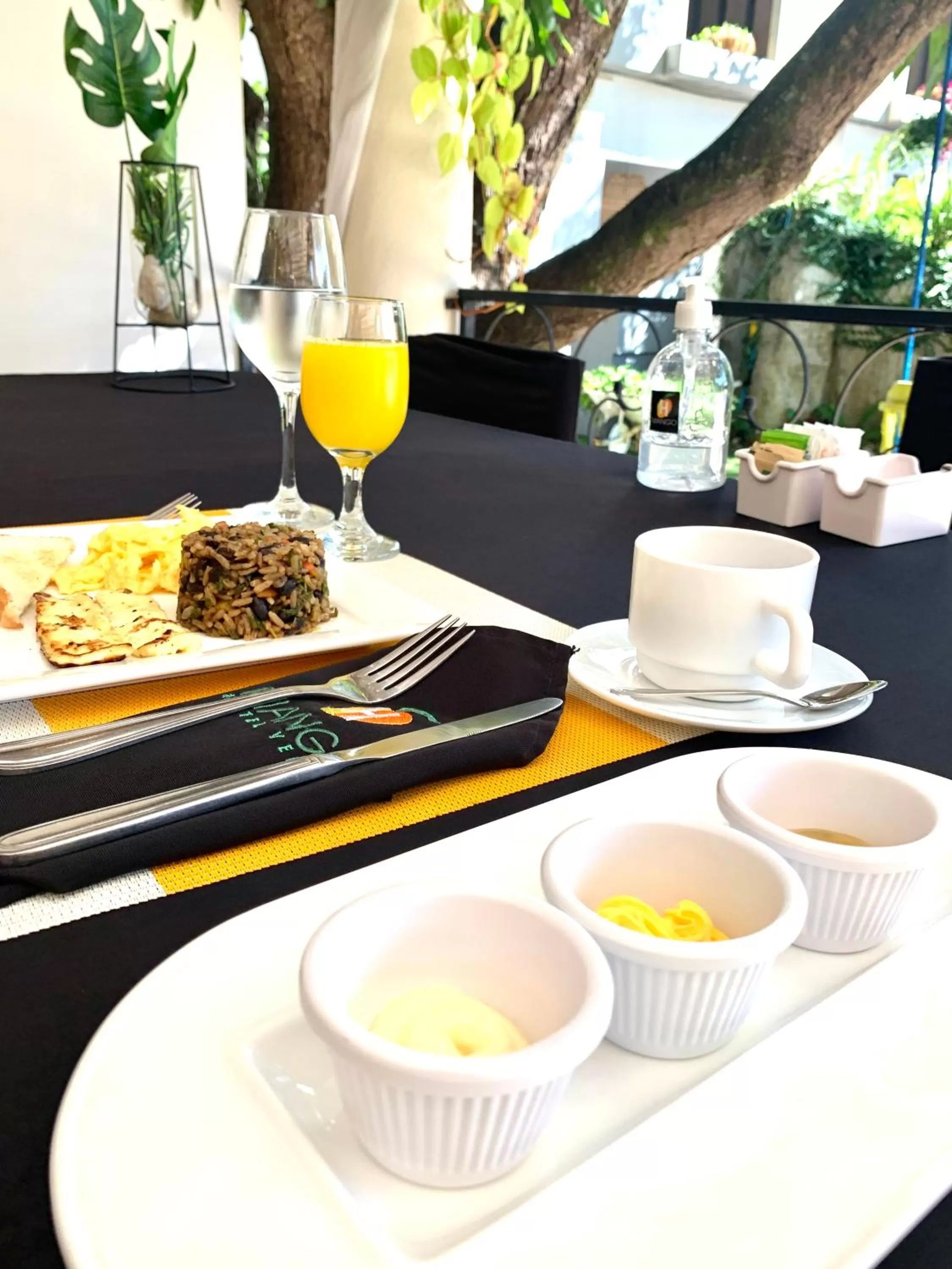 Breakfast in Hotel Mango Airport