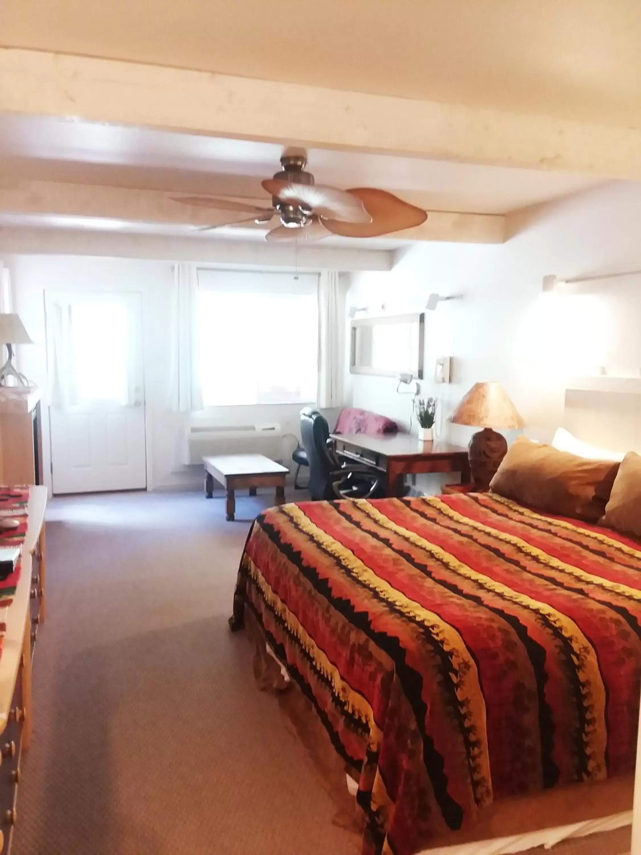 Single Room - Disability Access in Hot Springs Inn Single Room - Disability Access in Hot Springs Inn