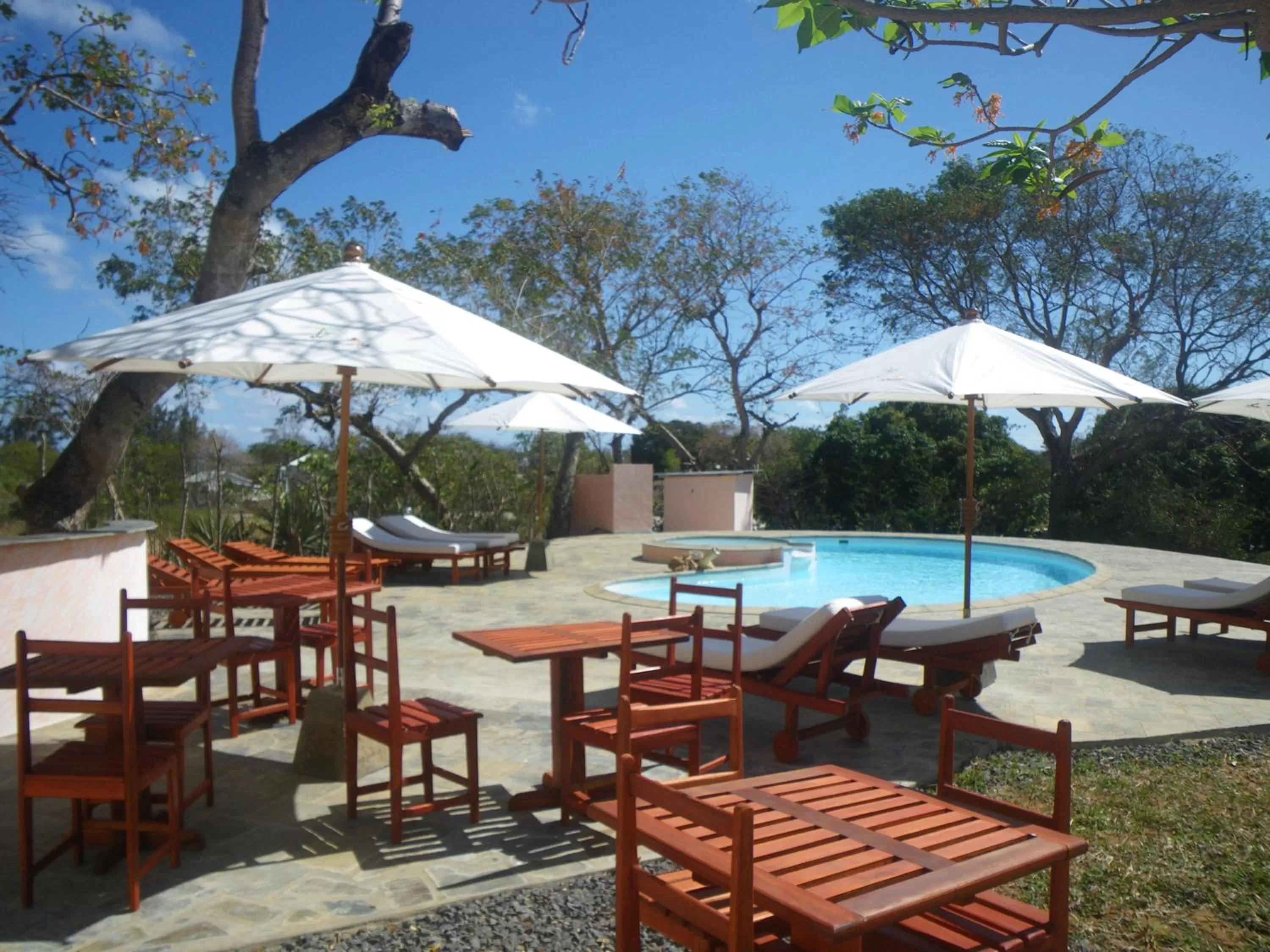 Swimming Pool in Hotel Lakana Ramena