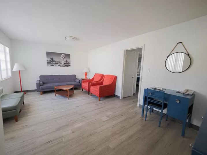 Living room in The Sands of Treasure Island