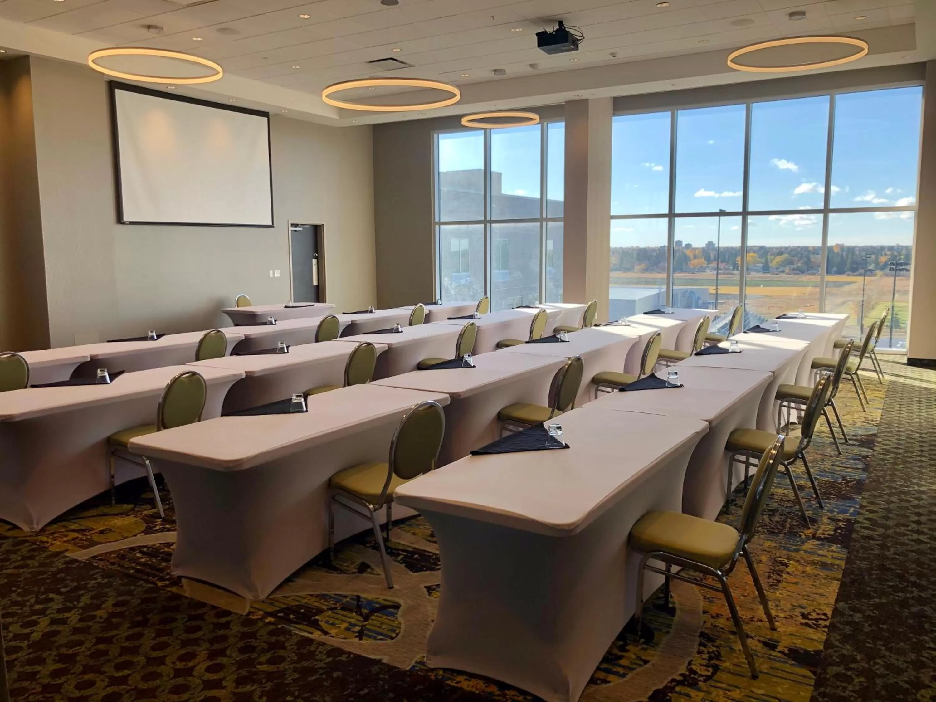 Banquet/Function facilities in Holiday Inn Express & Suites - Saskatoon East - University by IHG