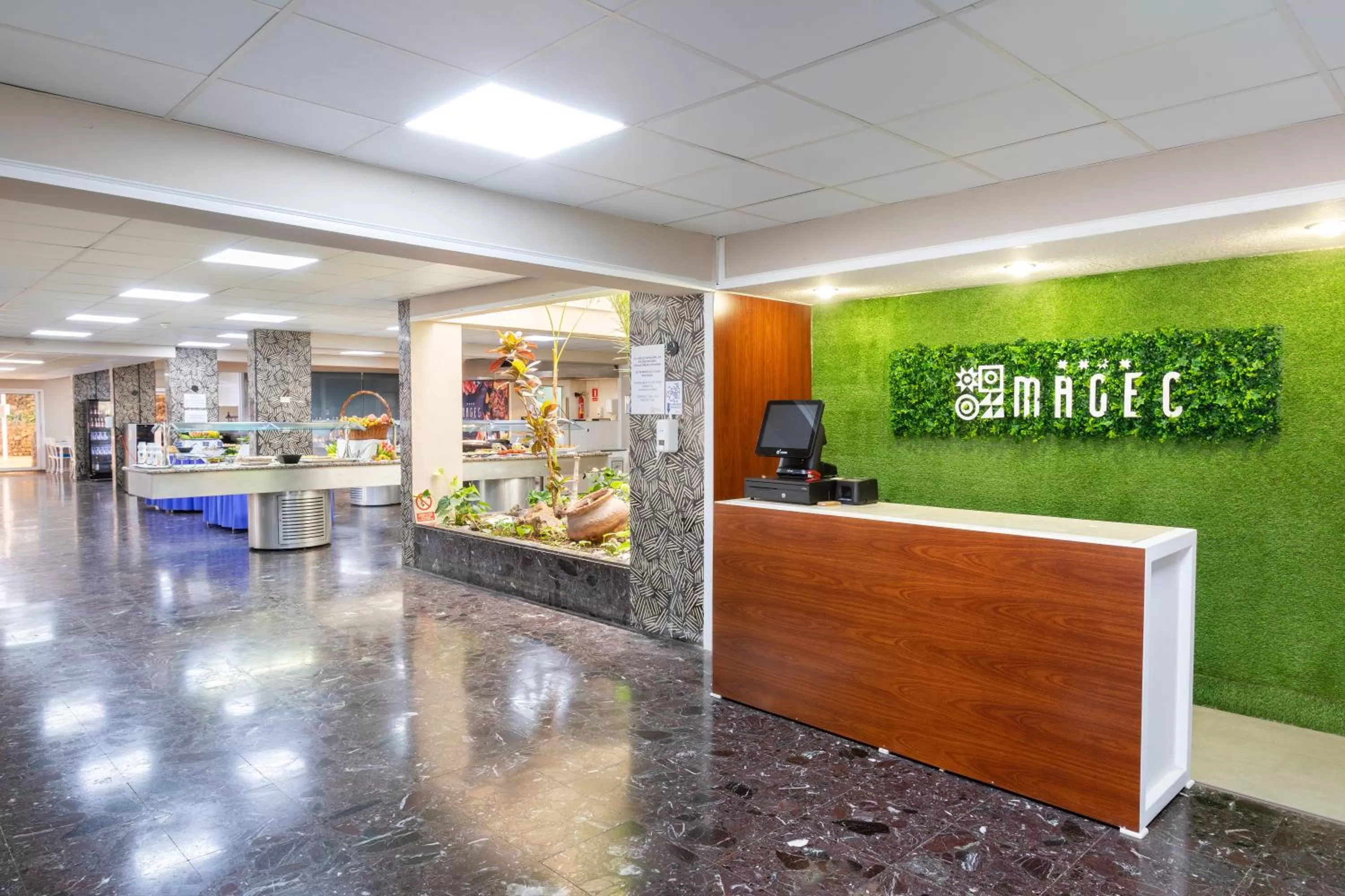 Restaurant/places to eat in HC Hotel Magec