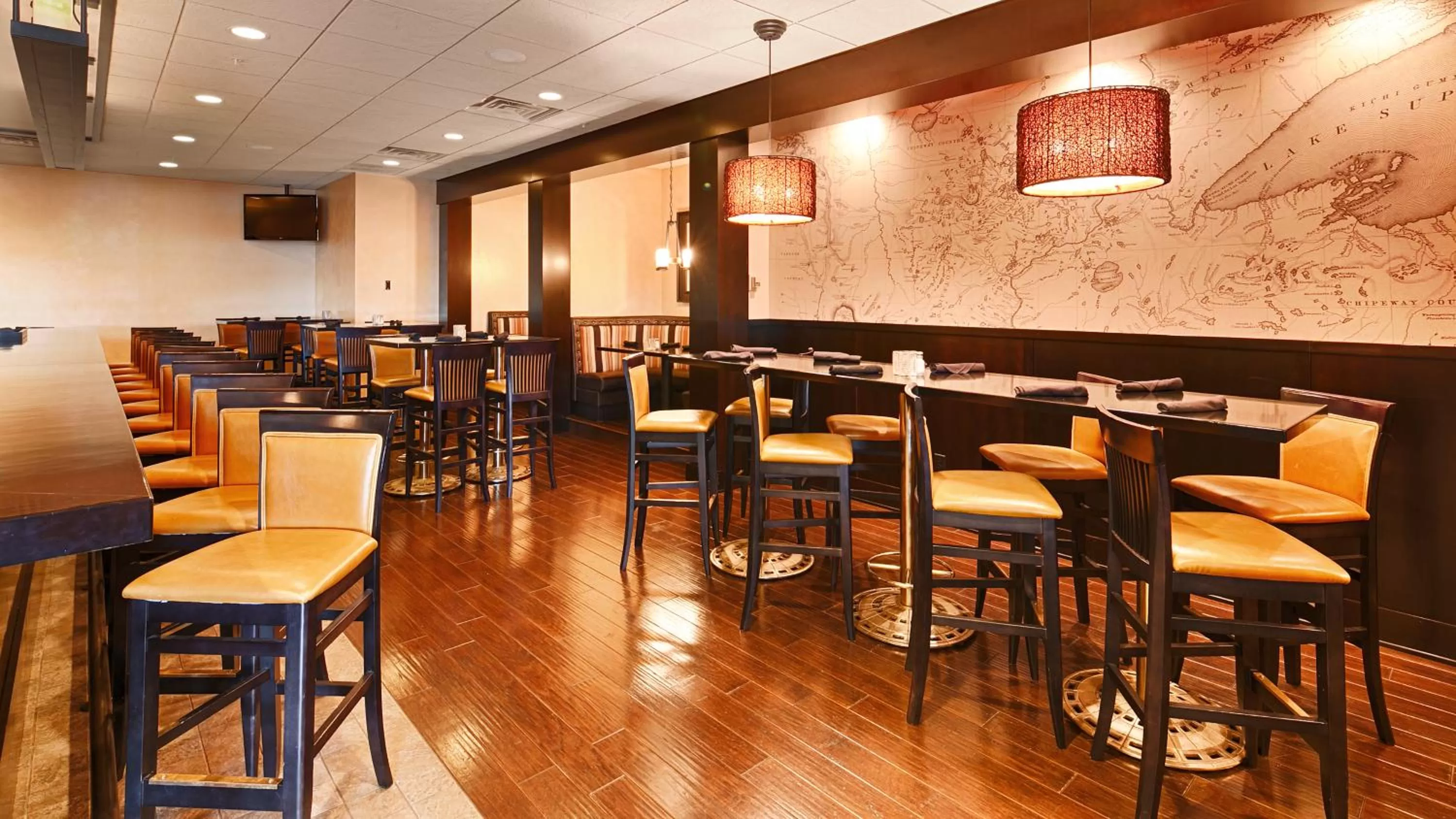 Lounge or bar in Best Western Premier Nicollet Inn