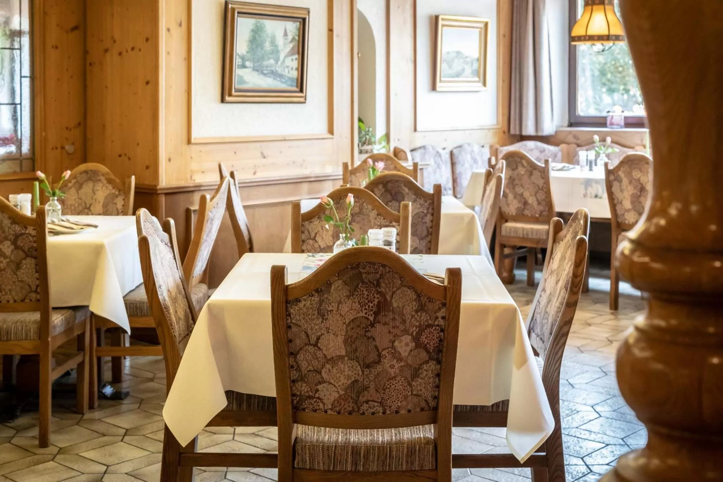 Restaurant/Places to Eat in Hotel-Gasthof Zum Dragoner