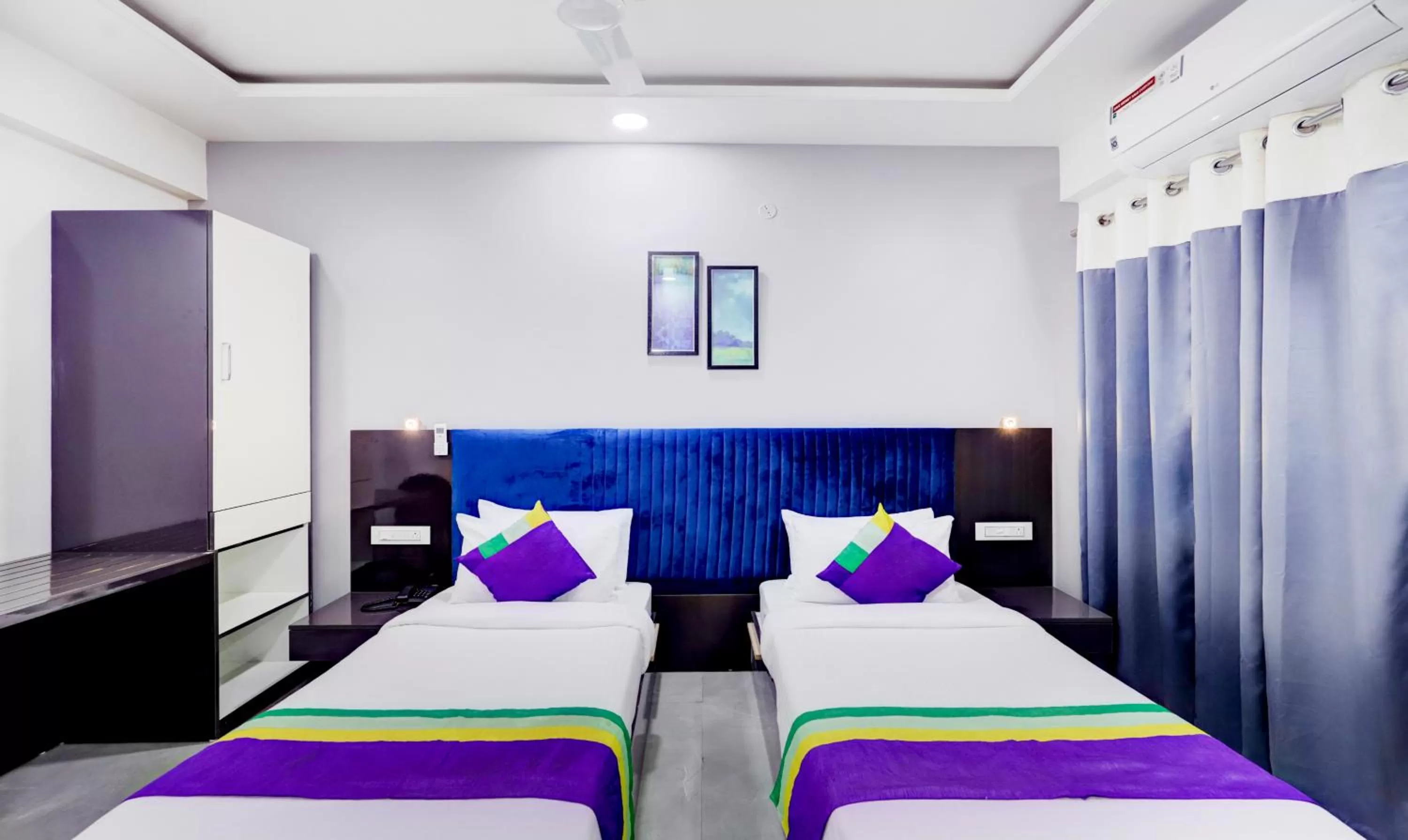 Bed in Treebo Trend Finesta Suites Wardha Road