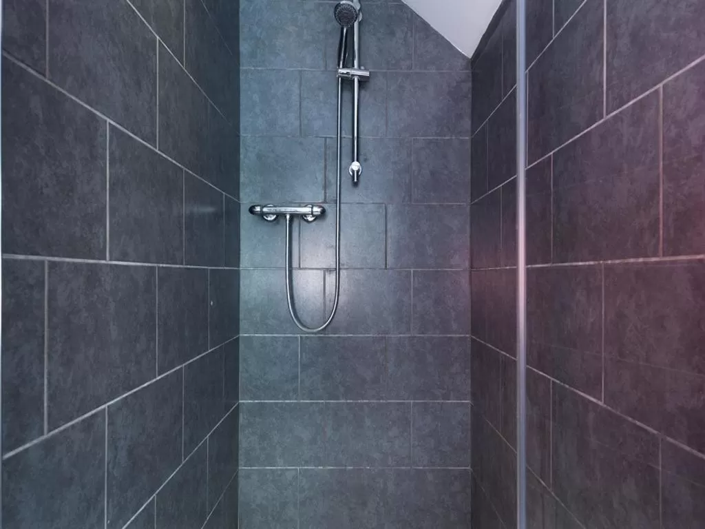 Bathroom in The Porterhouse Pub & Restaurant Cambridge