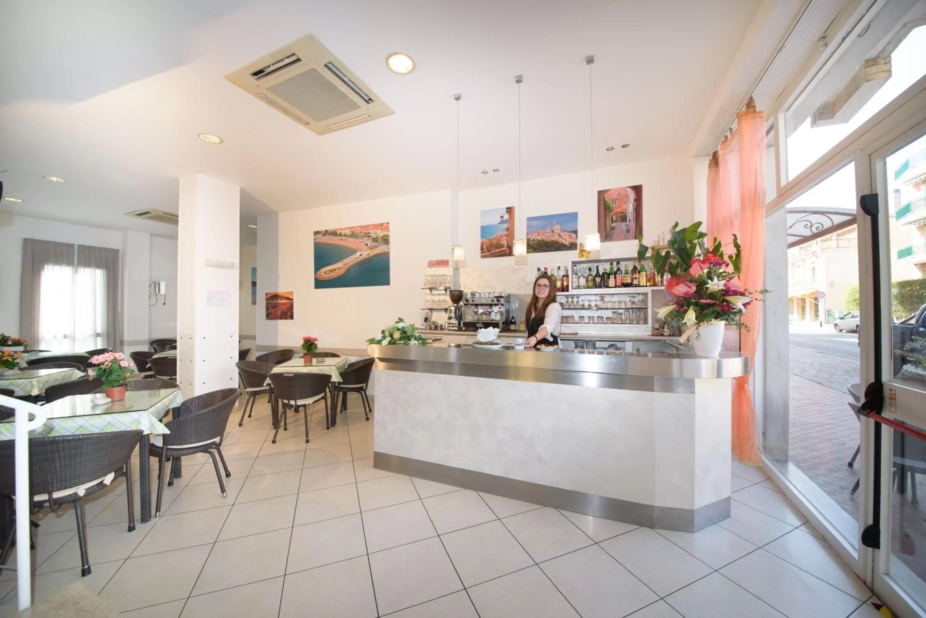 Lounge or bar in Hotel Ristorante La Marina Mhotelsgroup