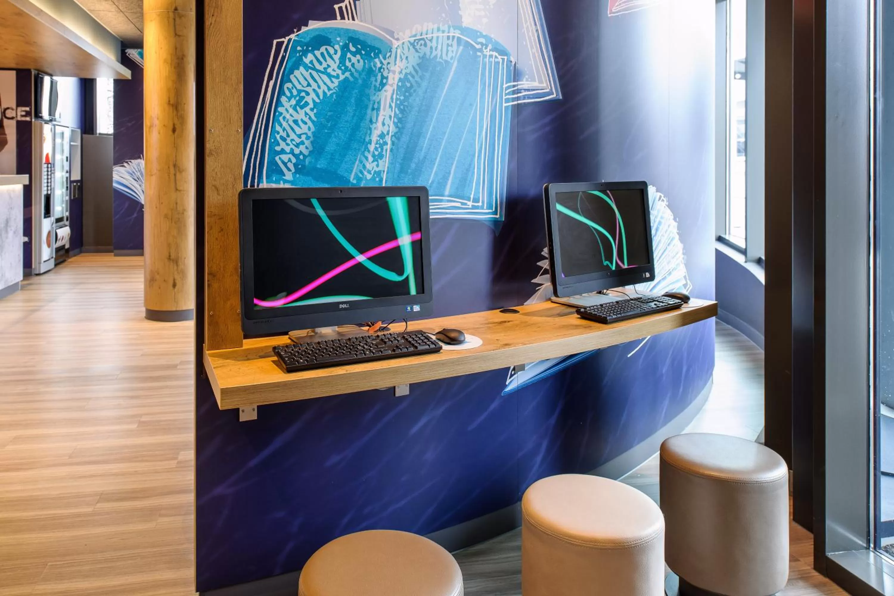 Lounge or bar in ibis budget Genève Aéroport