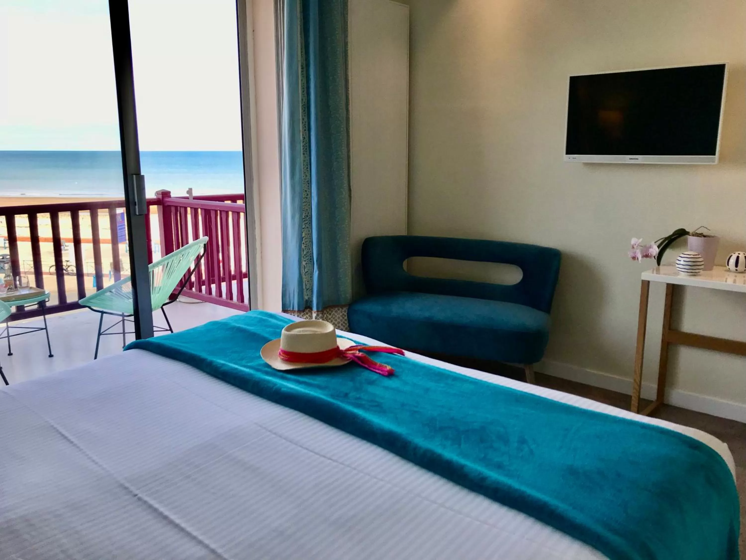 Sea view, Bed in Hôtel Outre-Mer - Villa Le Couchant