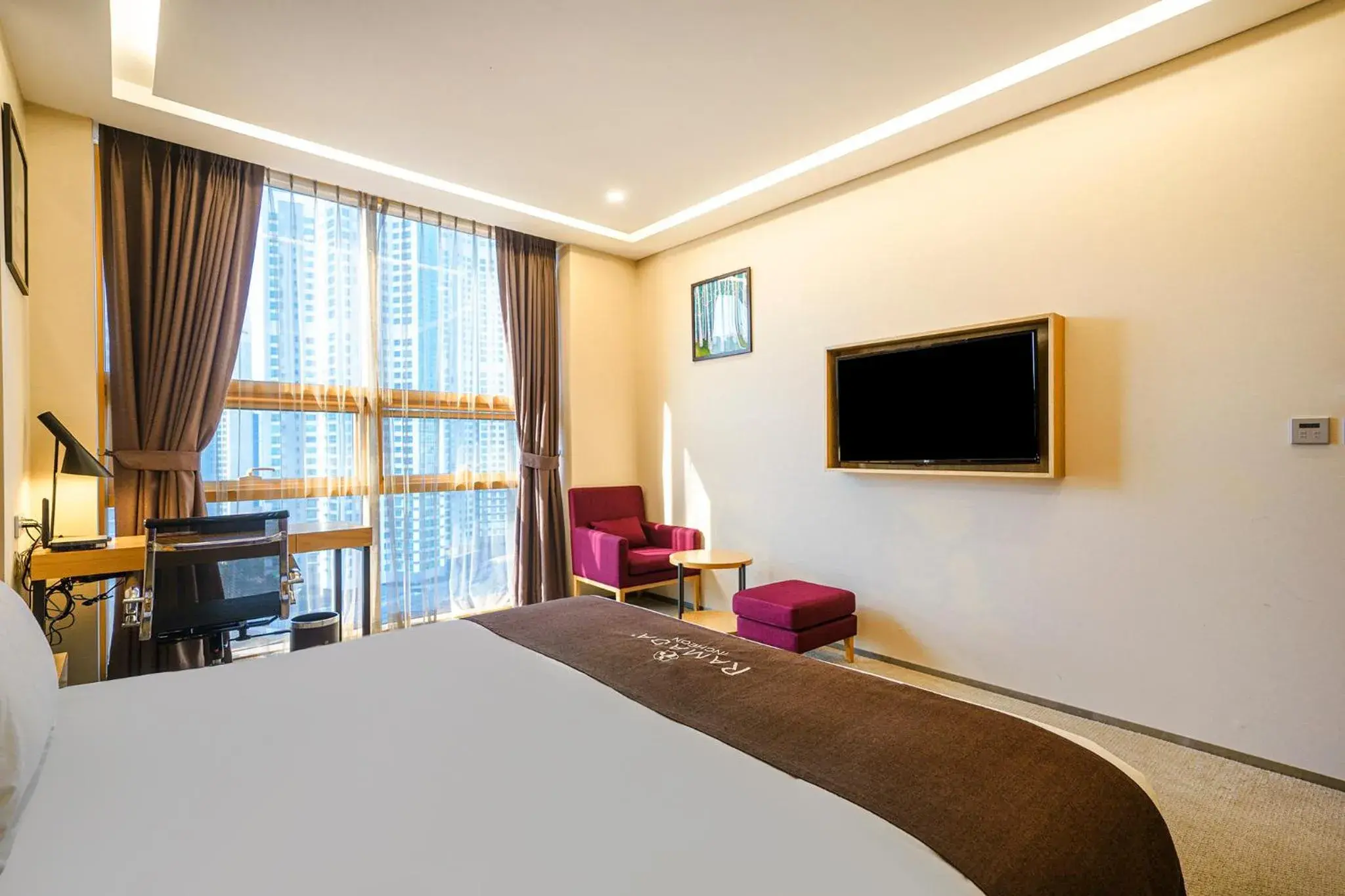 Premier Double Room with Harbor View in Ramada by Wyndham Incheon Premier Double Room with Harbor View in Ramada by Wyndham Incheon