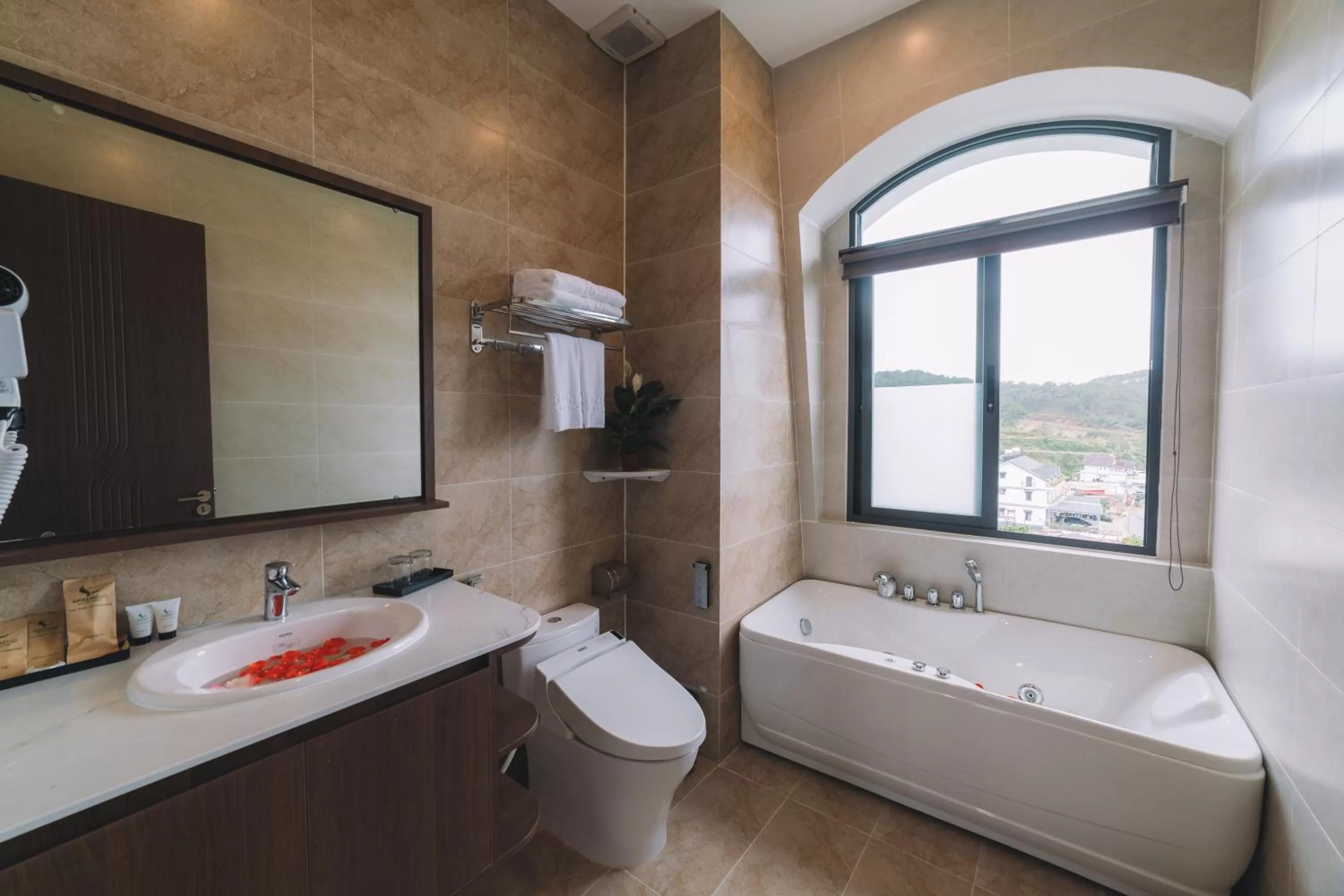 Hot Tub in GREENECO DA LAT HOTEL - Khách sạn Green Eco Đà Lạt