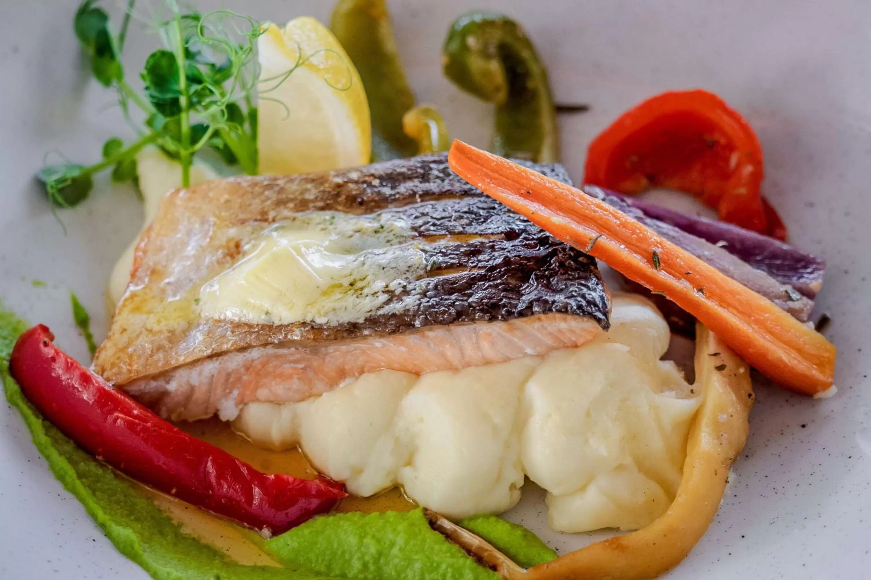 Restaurant/places to eat in Hilton Vancouver Airport