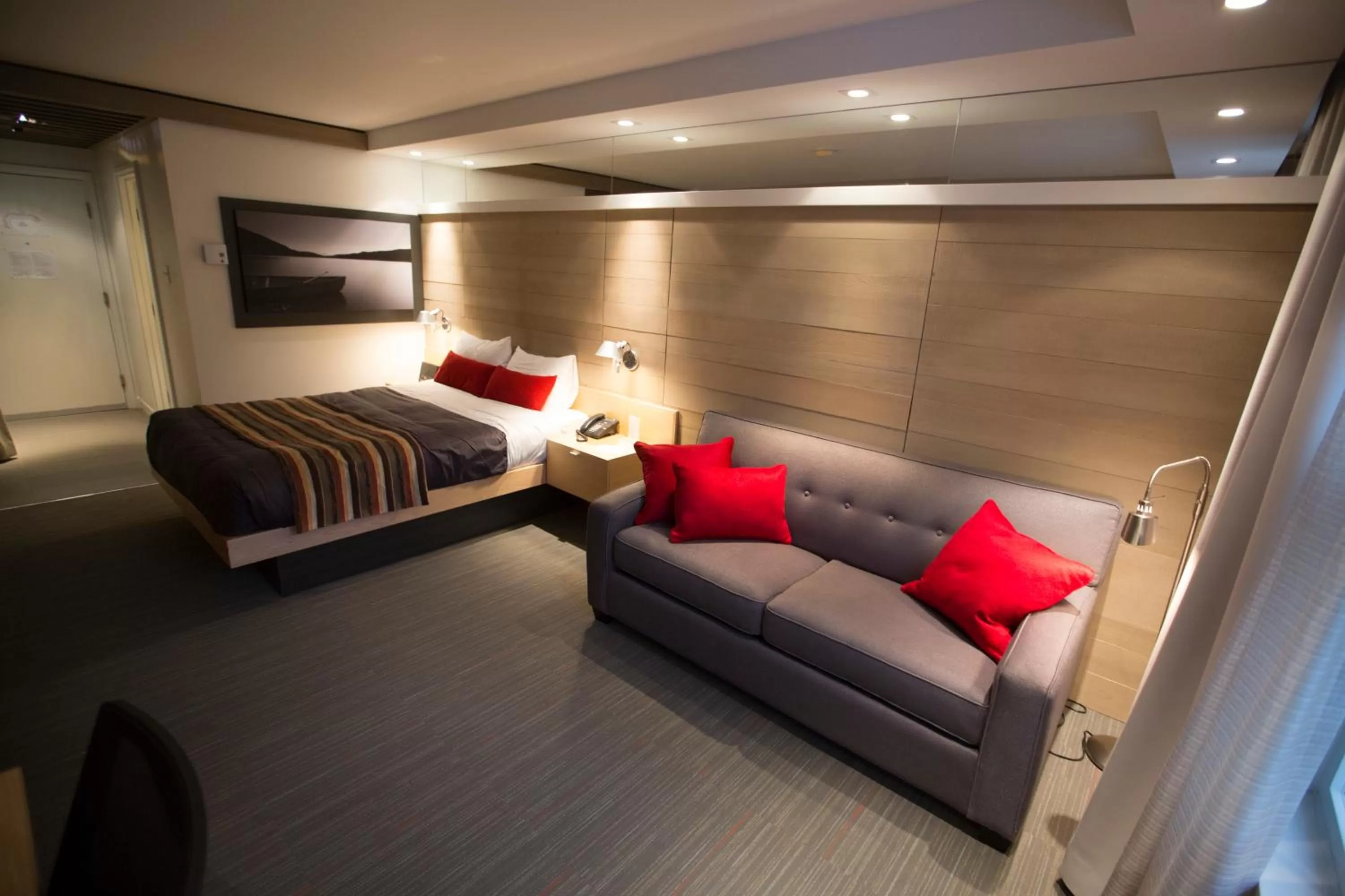 Seating area, Bed in Gîte du Mont-Albert - Sepaq