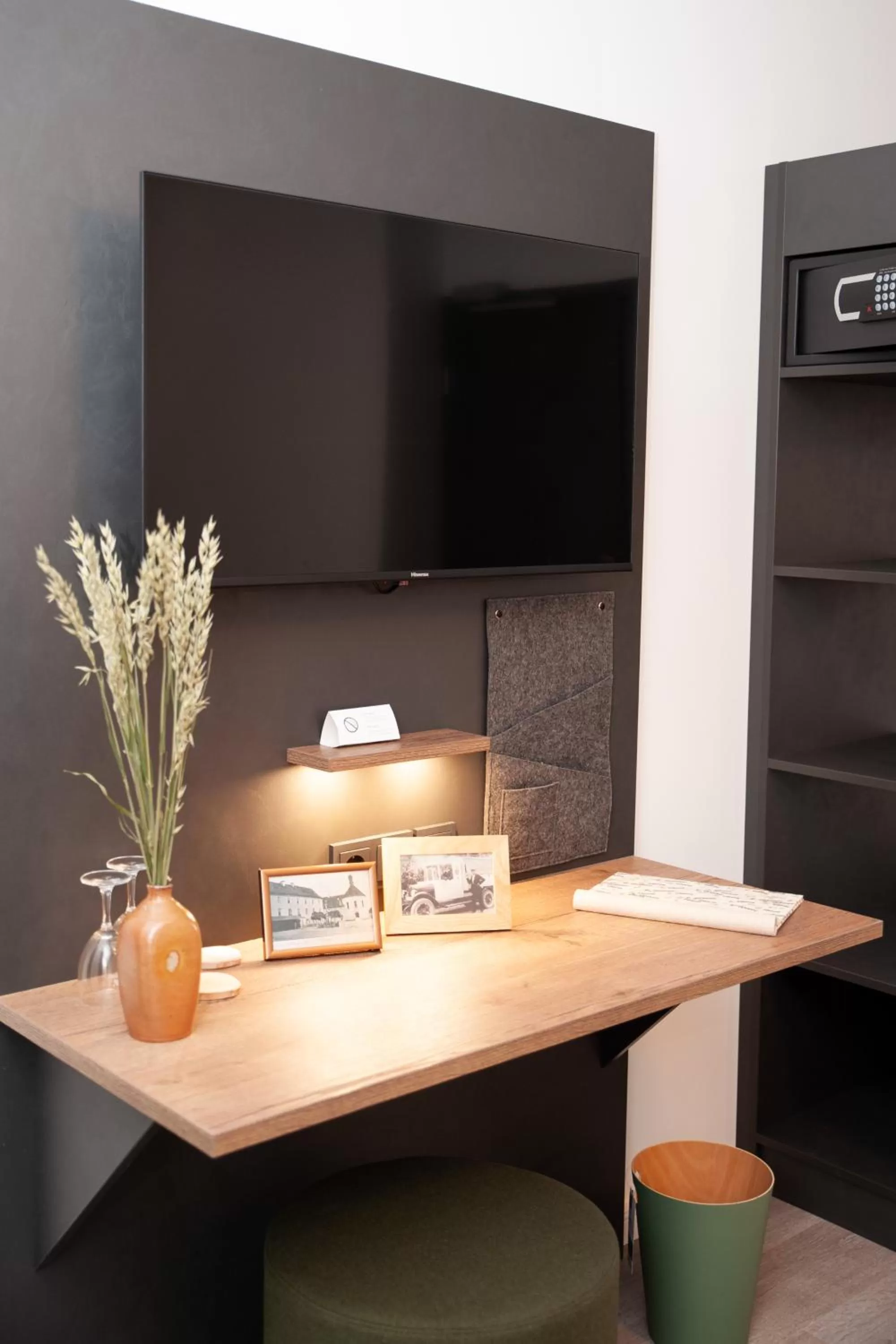 Communal lounge/ TV room in Gasthaus Stöttnerbräu