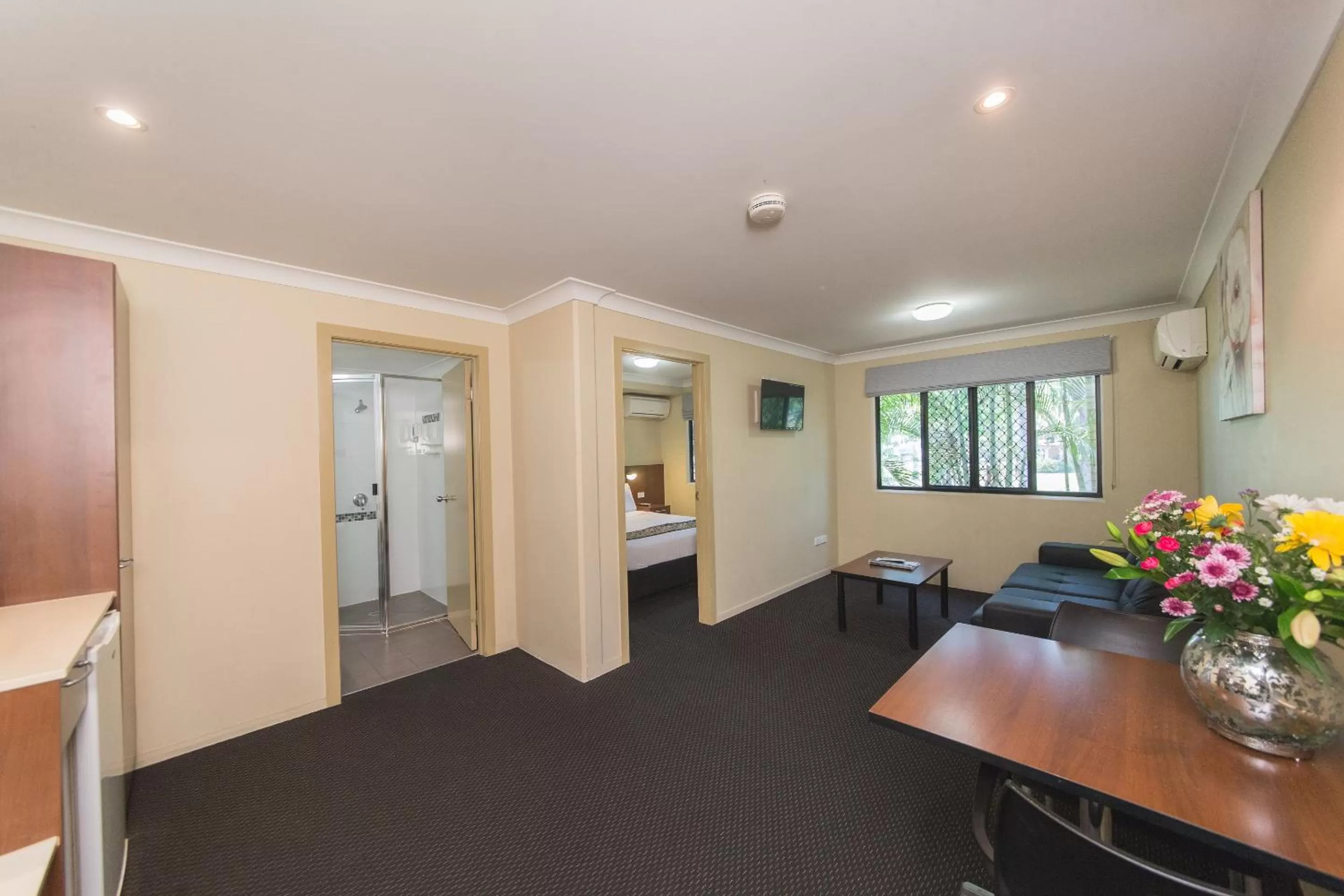 Living room in Rocky Resort Motor Inn
