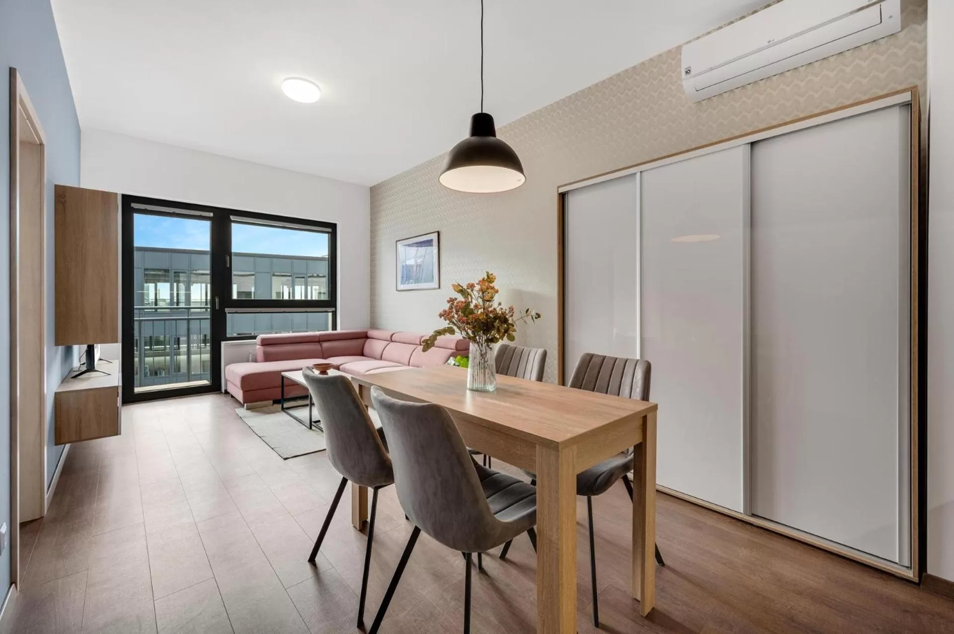 Dining area in Metropolitan Star Apart Hotel