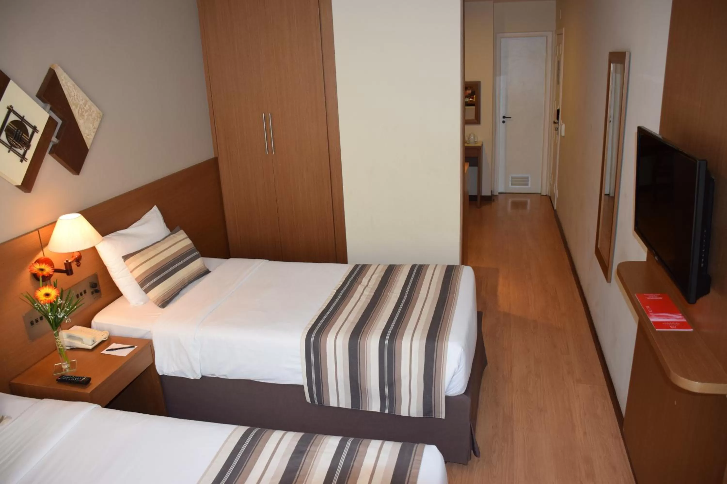 Bed in Augusto's Copacabana Hotel