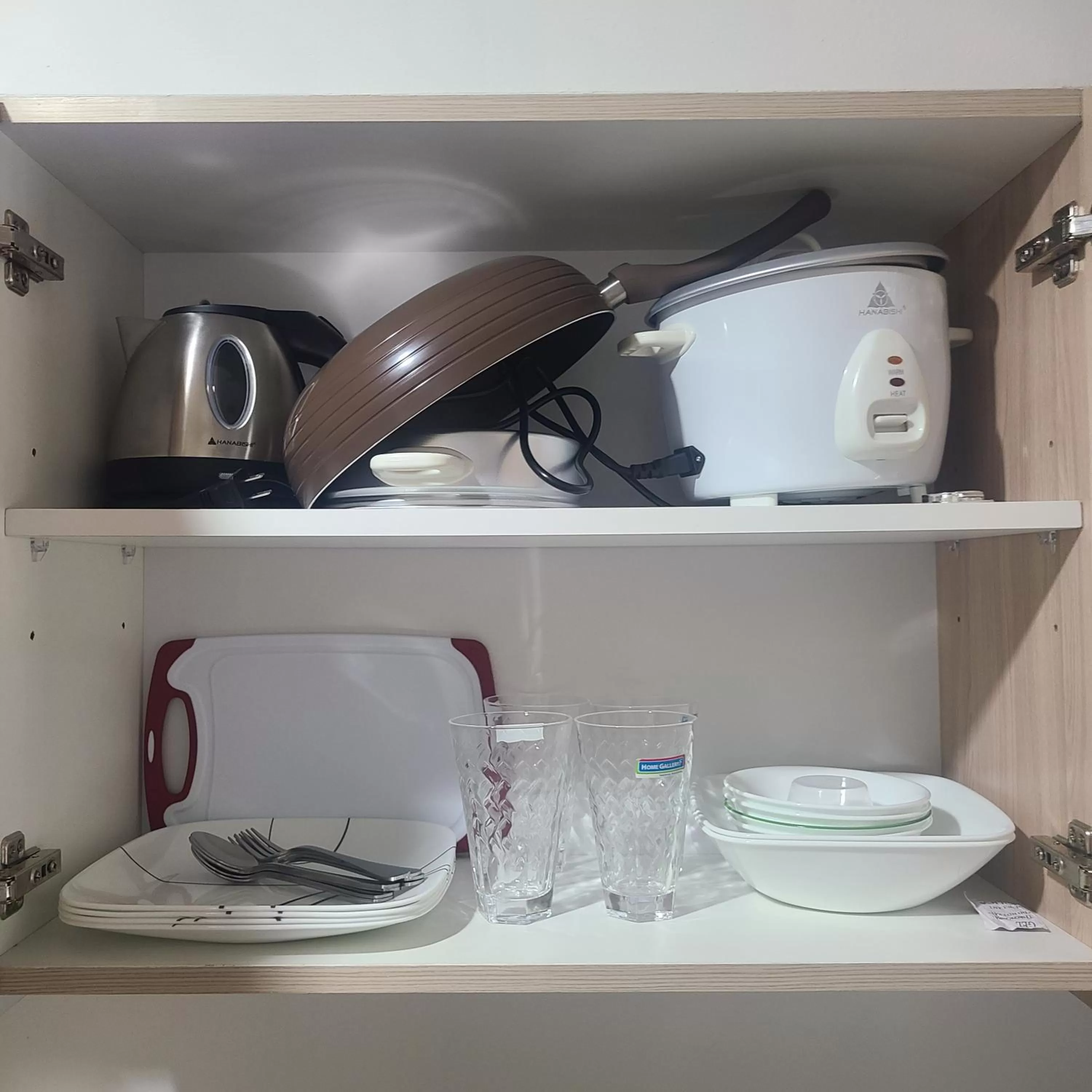 Kitchen or kitchenette in INSPIRIA Condo Free Airport Pickup for 3 nights stay or more