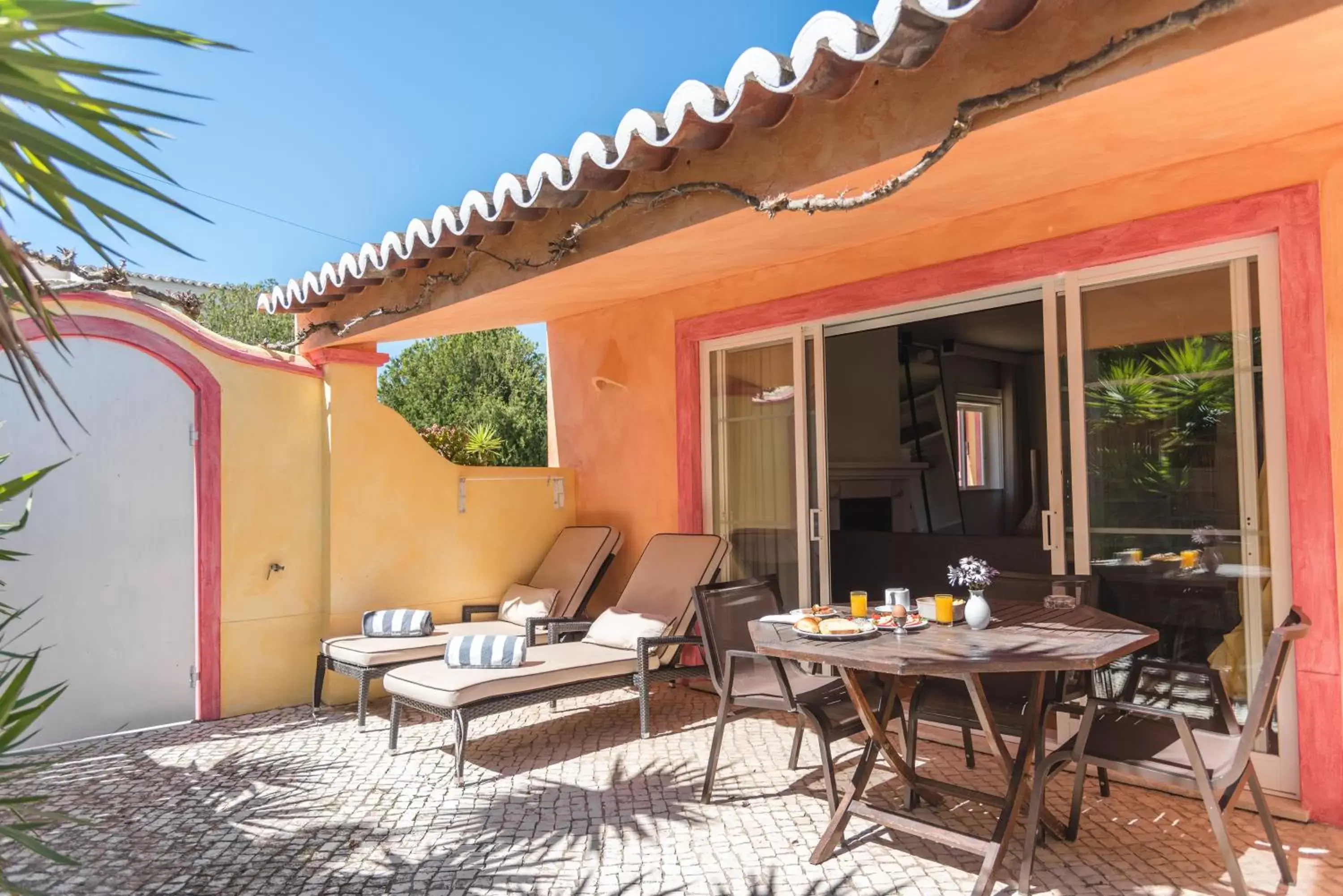 Deluxe Studio Apartment - single occupancy in Costa d'Oiro Ambiance Village Deluxe Studio Apartment - single occupancy in Costa d'Oiro Ambiance Village