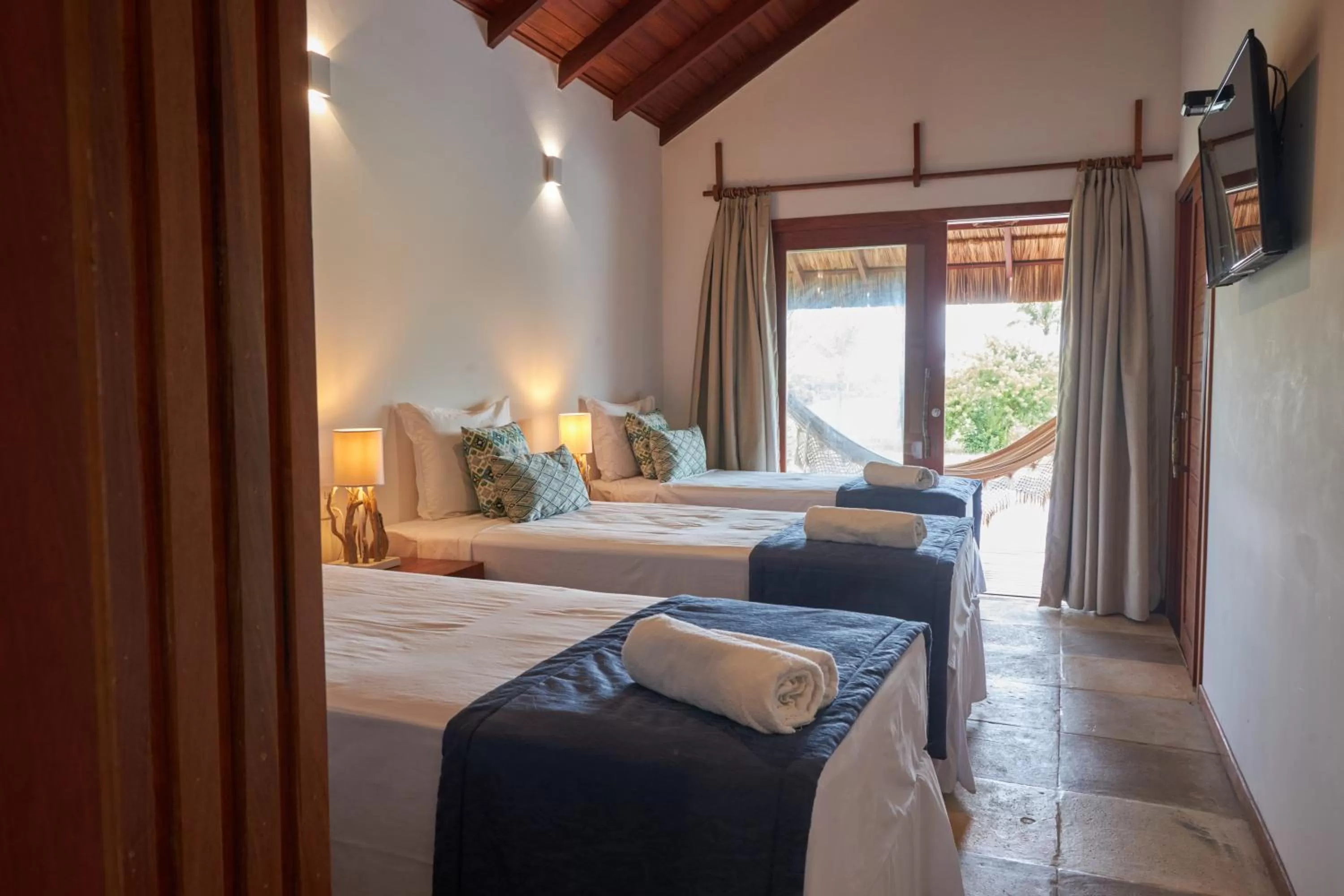 Bed in Kauli Seadi Beach Hotel